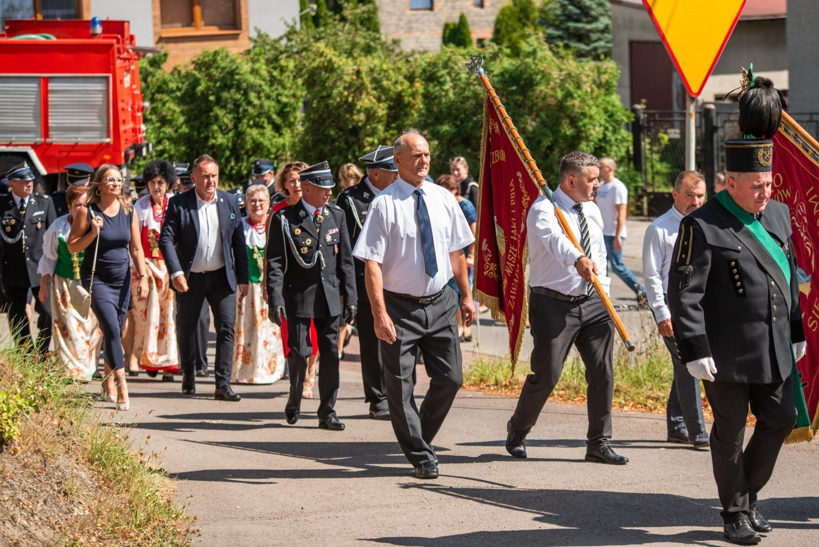 Zdjęcie w galerii na portalu naszwodzislaw.com: Jubileusz 90-lecia OSP Zawada. Strażacka tradycja i wspólne świętowanie [FOTO] wiadomości z regionu