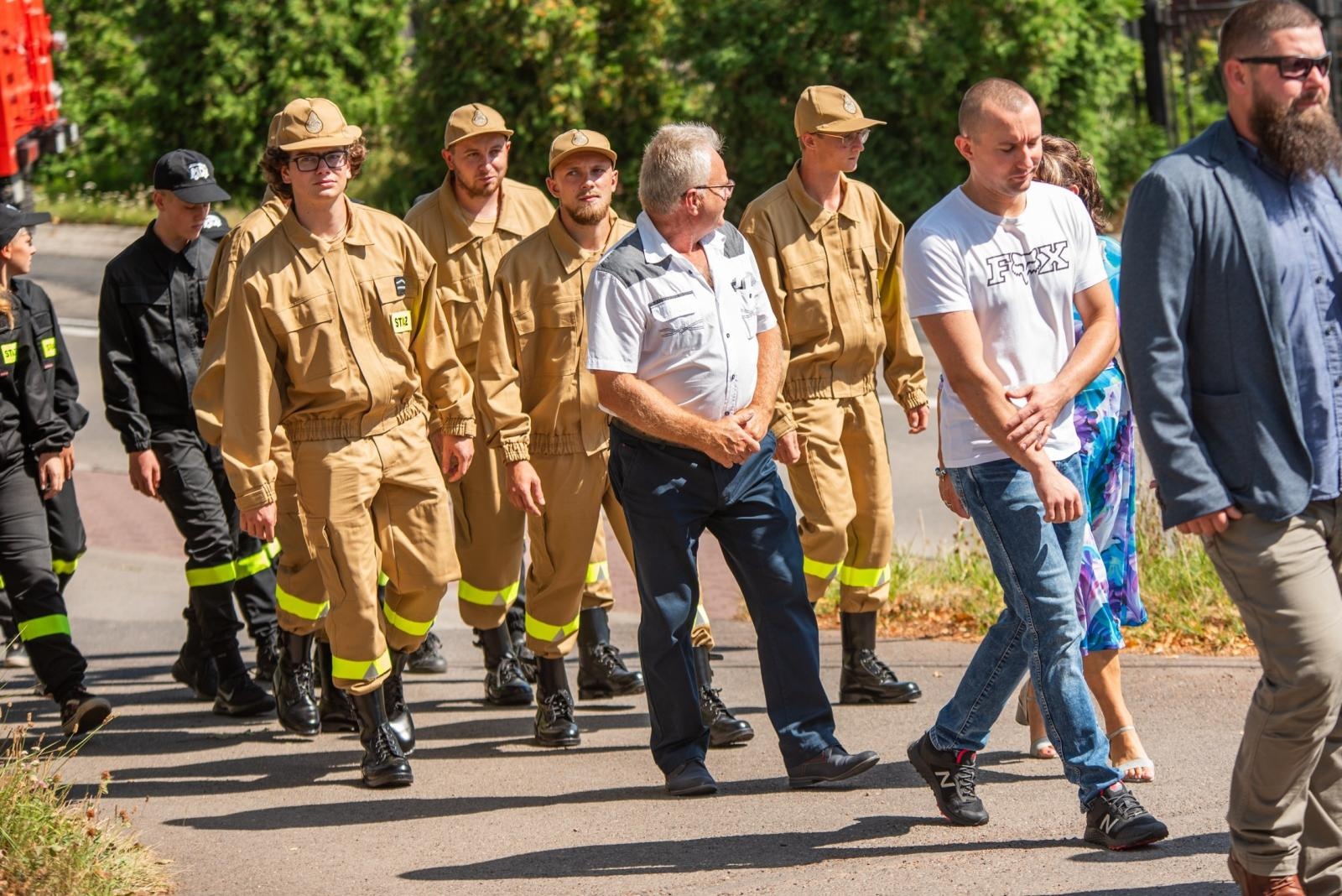 Zdjęcie w galerii na portalu naszwodzislaw.com: Jubileusz 90-lecia OSP Zawada. Strażacka tradycja i wspólne świętowanie [FOTO] wiadomości z regionu