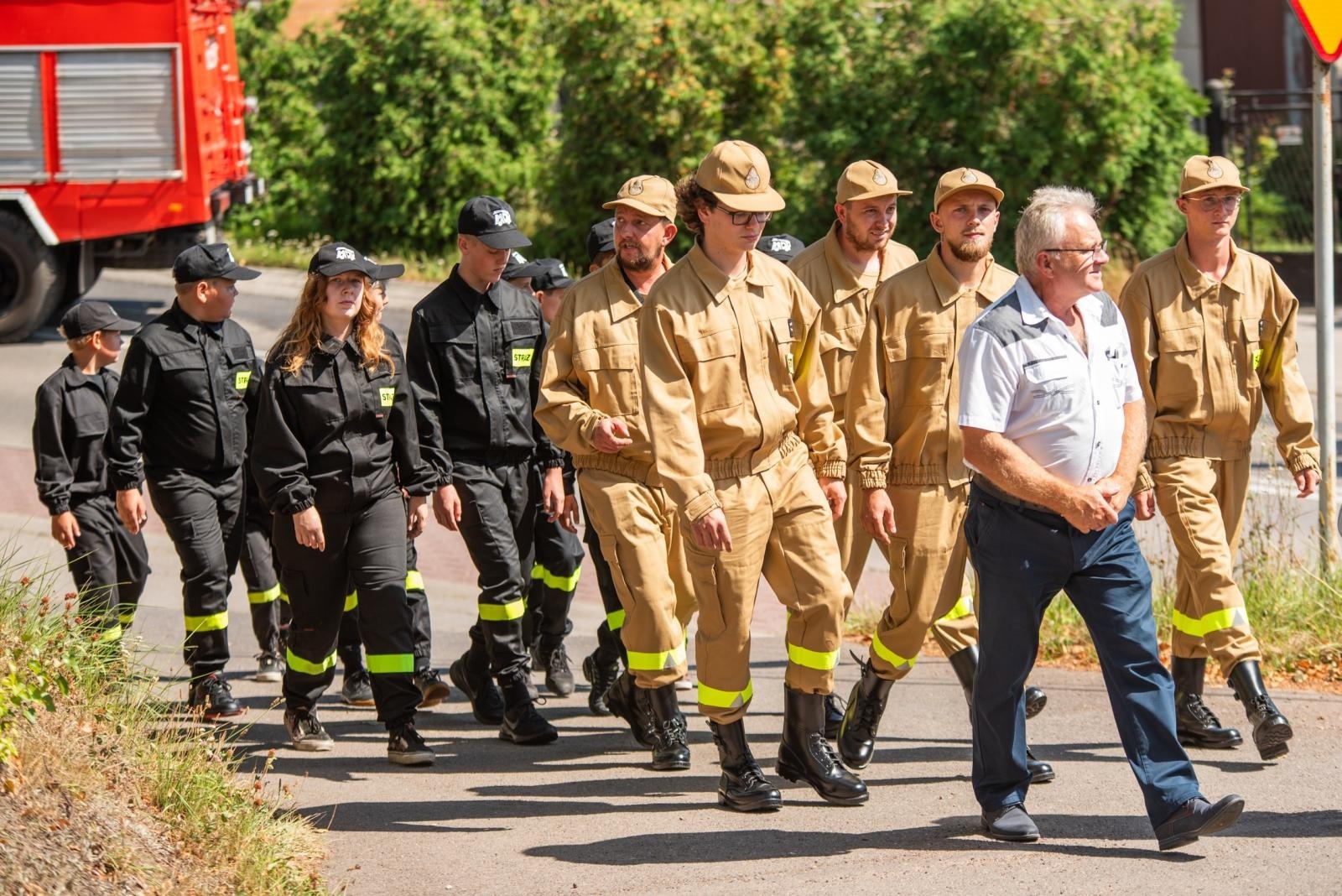 Zdjęcie w galerii na portalu naszwodzislaw.com: Jubileusz 90-lecia OSP Zawada. Strażacka tradycja i wspólne świętowanie [FOTO] wiadomości z regionu
