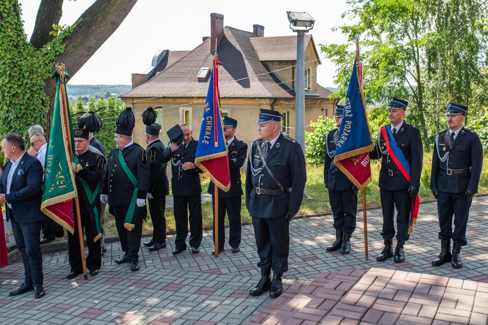 Zdjęcie w galerii na portalu naszwodzislaw.com: Jubileusz 90-lecia OSP Zawada. Strażacka tradycja i wspólne świętowanie [FOTO] wiadomości z regionu