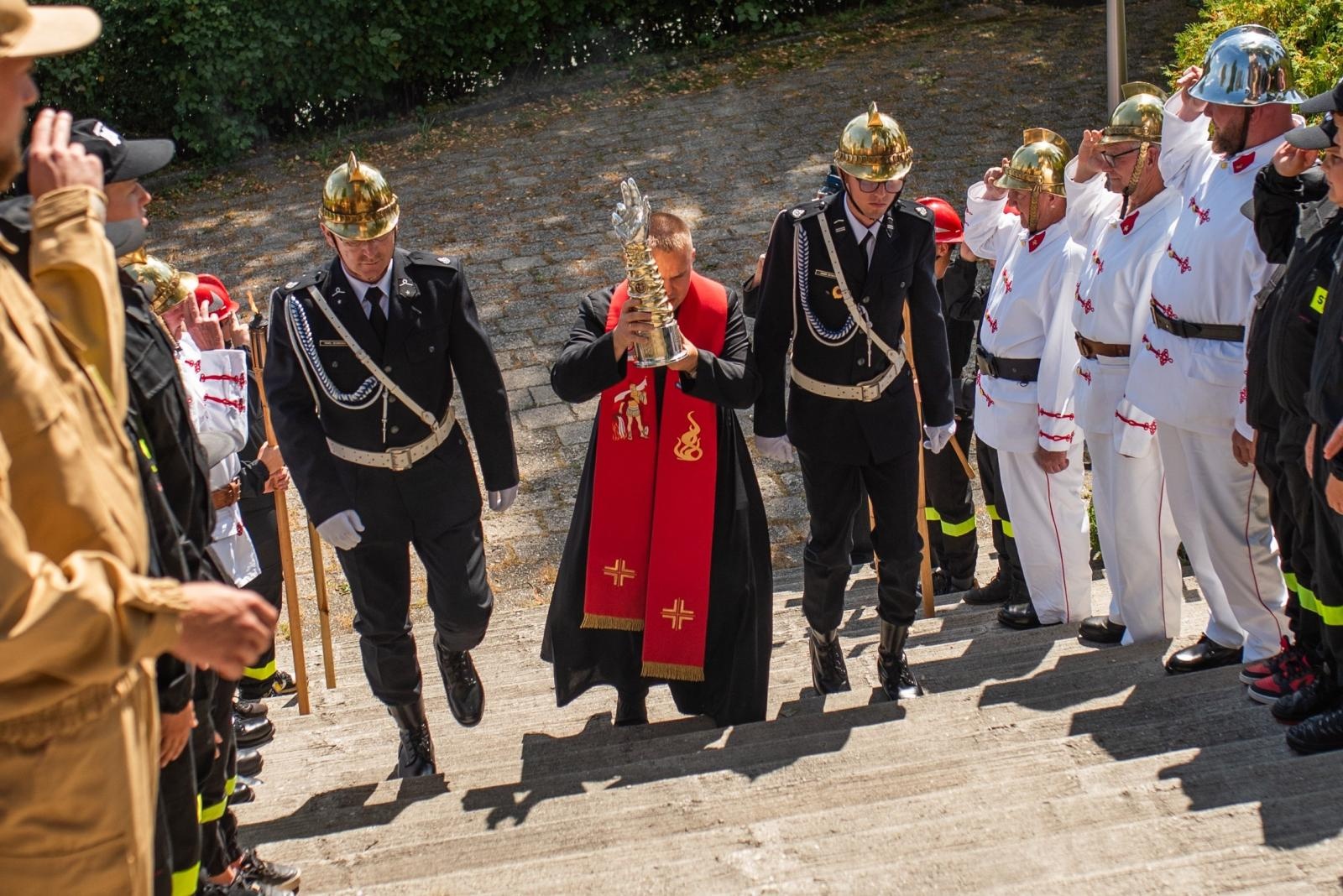 Zdjęcie w galerii na portalu naszwodzislaw.com: Jubileusz 90-lecia OSP Zawada. Strażacka tradycja i wspólne świętowanie [FOTO] wiadomości z regionu