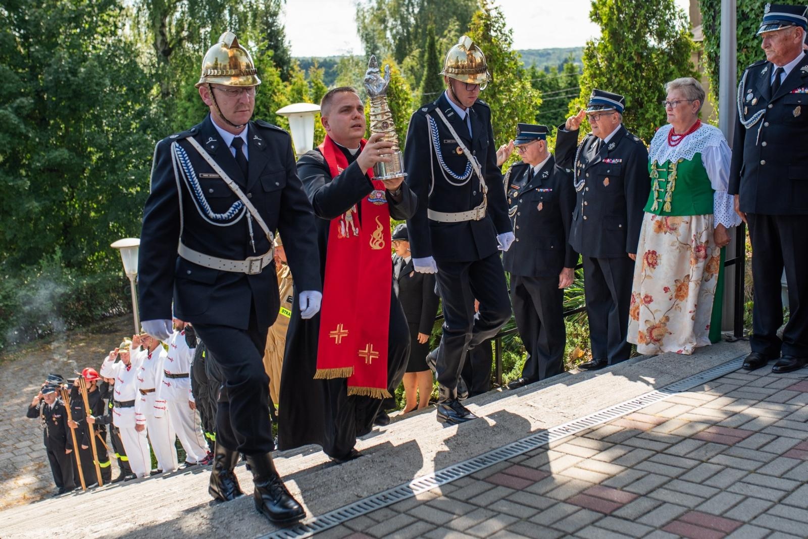 Zdjęcie w galerii na portalu naszwodzislaw.com: Jubileusz 90-lecia OSP Zawada. Strażacka tradycja i wspólne świętowanie [FOTO] wiadomości z regionu