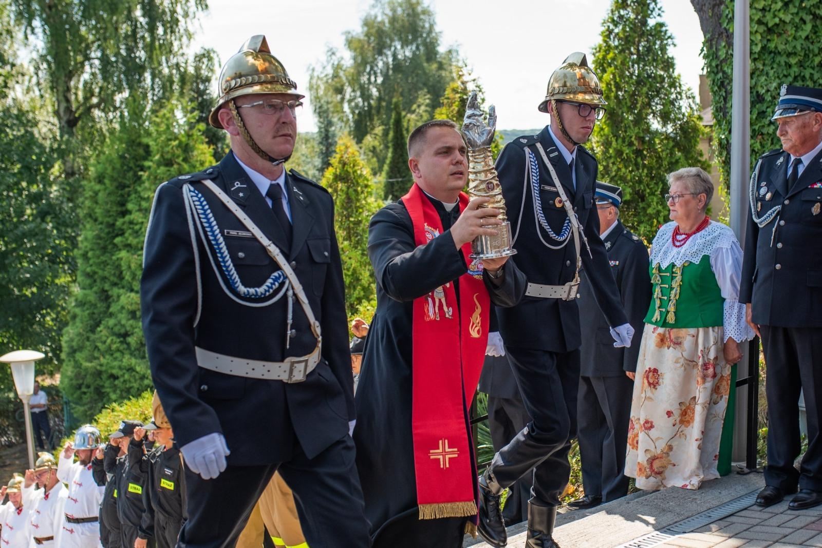 Zdjęcie w galerii na portalu naszwodzislaw.com: Jubileusz 90-lecia OSP Zawada. Strażacka tradycja i wspólne świętowanie [FOTO] wiadomości z regionu