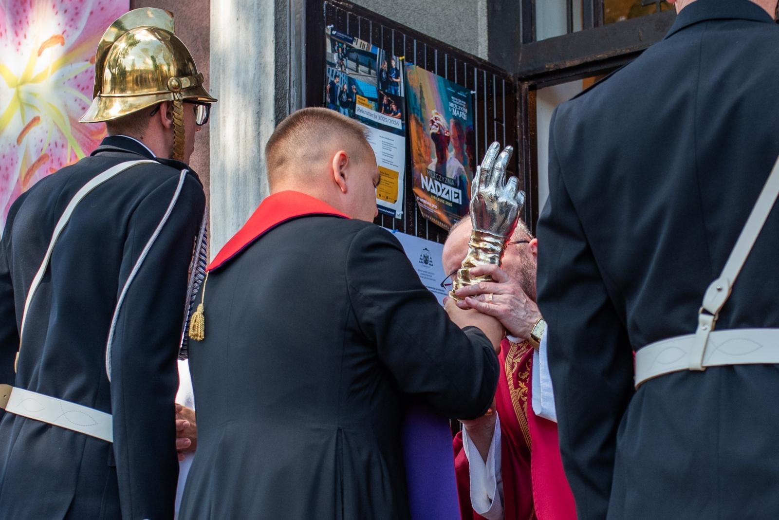 Zdjęcie w galerii na portalu naszwodzislaw.com: Jubileusz 90-lecia OSP Zawada. Strażacka tradycja i wspólne świętowanie [FOTO] wiadomości z regionu