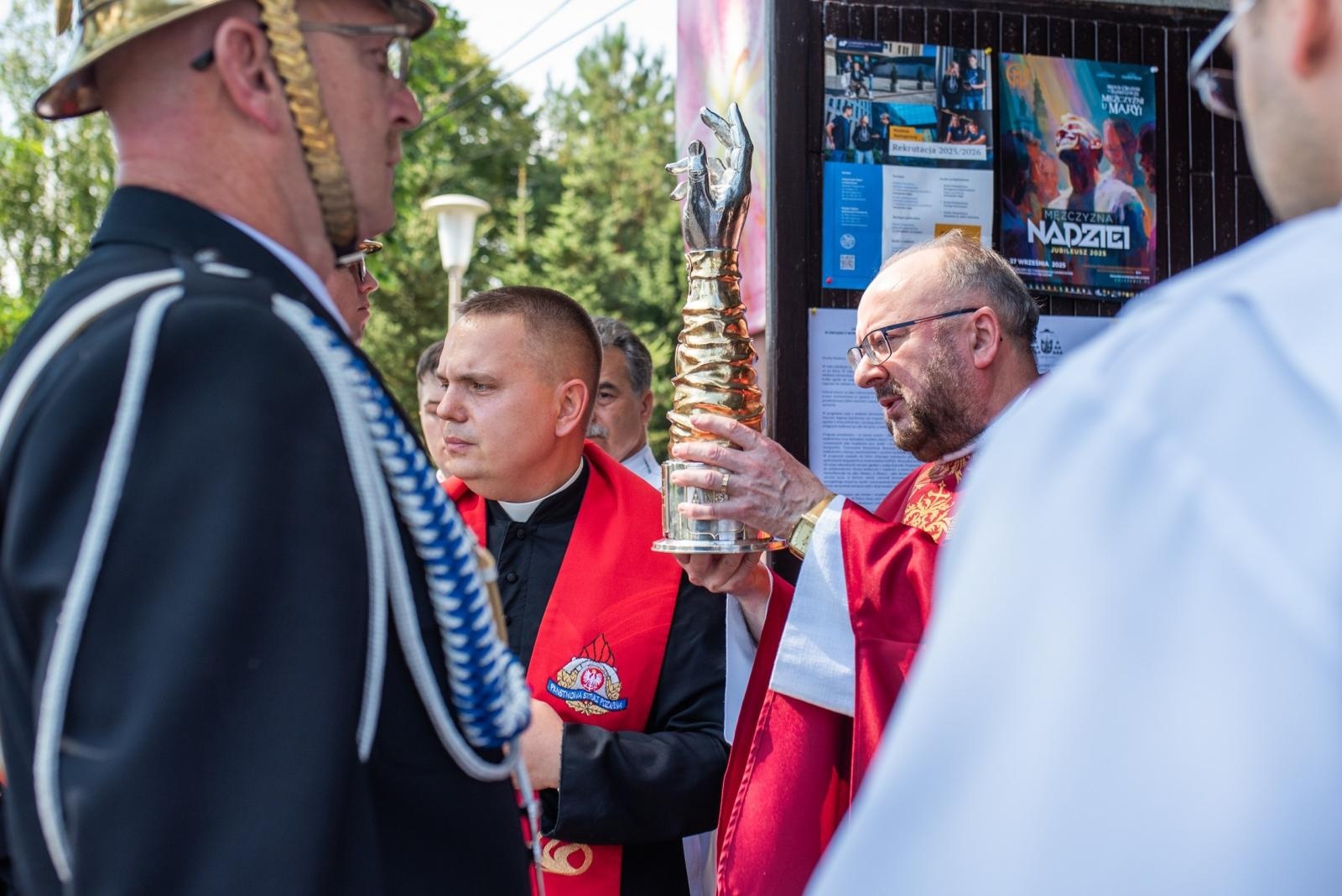 Zdjęcie w galerii na portalu naszwodzislaw.com: Jubileusz 90-lecia OSP Zawada. Strażacka tradycja i wspólne świętowanie [FOTO] wiadomości z regionu