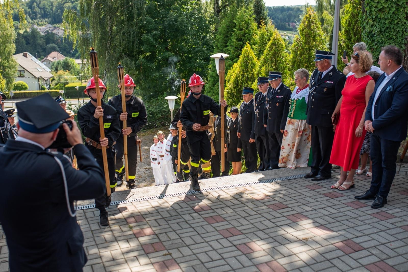Zdjęcie w galerii na portalu naszwodzislaw.com: Jubileusz 90-lecia OSP Zawada. Strażacka tradycja i wspólne świętowanie [FOTO] wiadomości z regionu