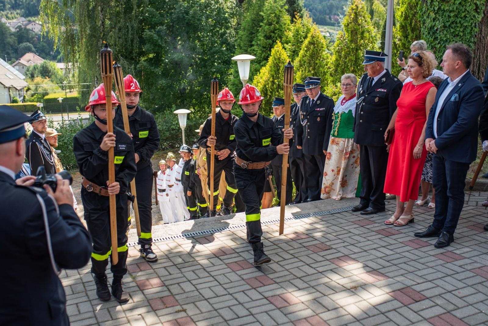 Zdjęcie w galerii na portalu naszwodzislaw.com: Jubileusz 90-lecia OSP Zawada. Strażacka tradycja i wspólne świętowanie [FOTO] wiadomości z regionu