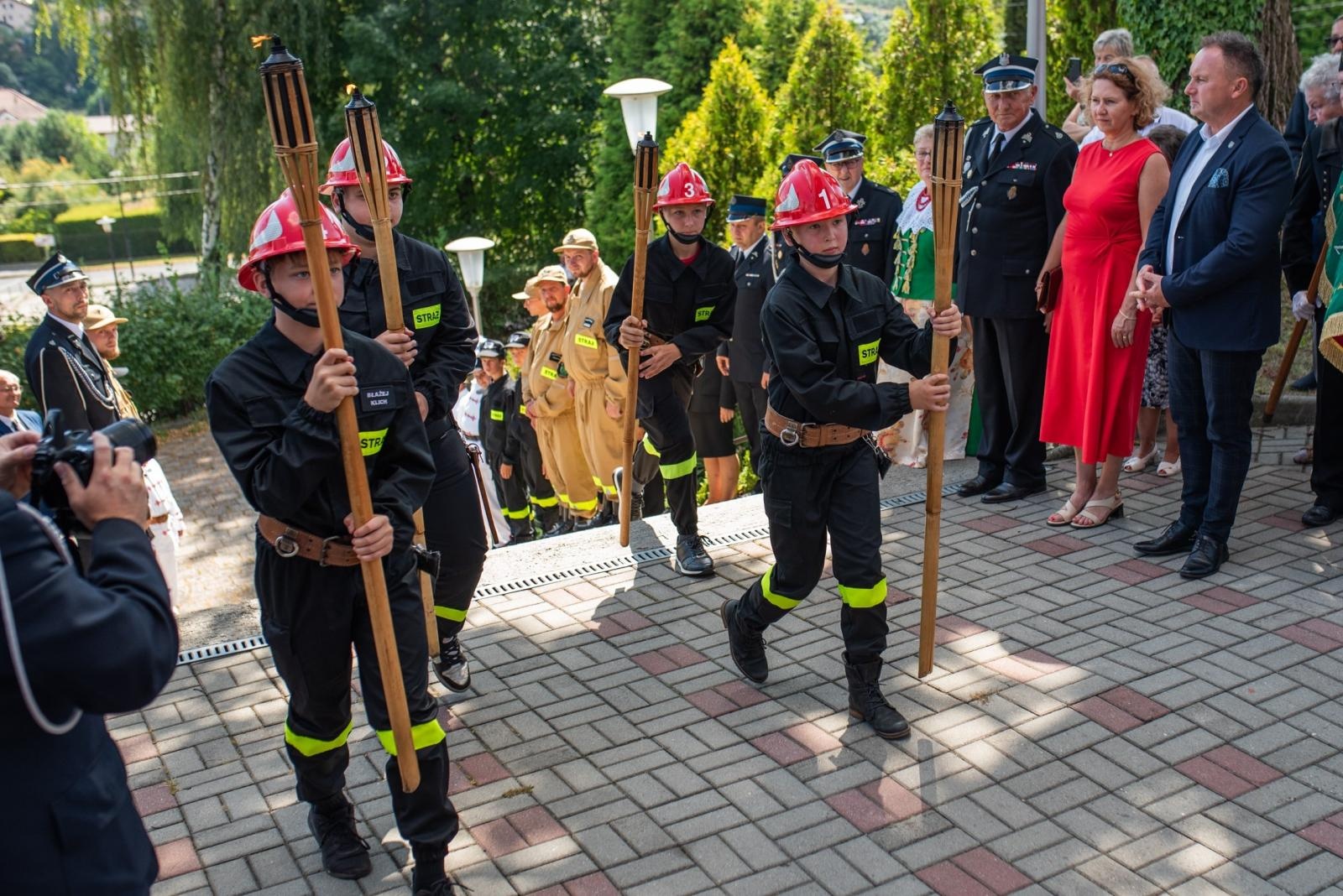 Zdjęcie w galerii na portalu naszwodzislaw.com: Jubileusz 90-lecia OSP Zawada. Strażacka tradycja i wspólne świętowanie [FOTO] wiadomości z regionu