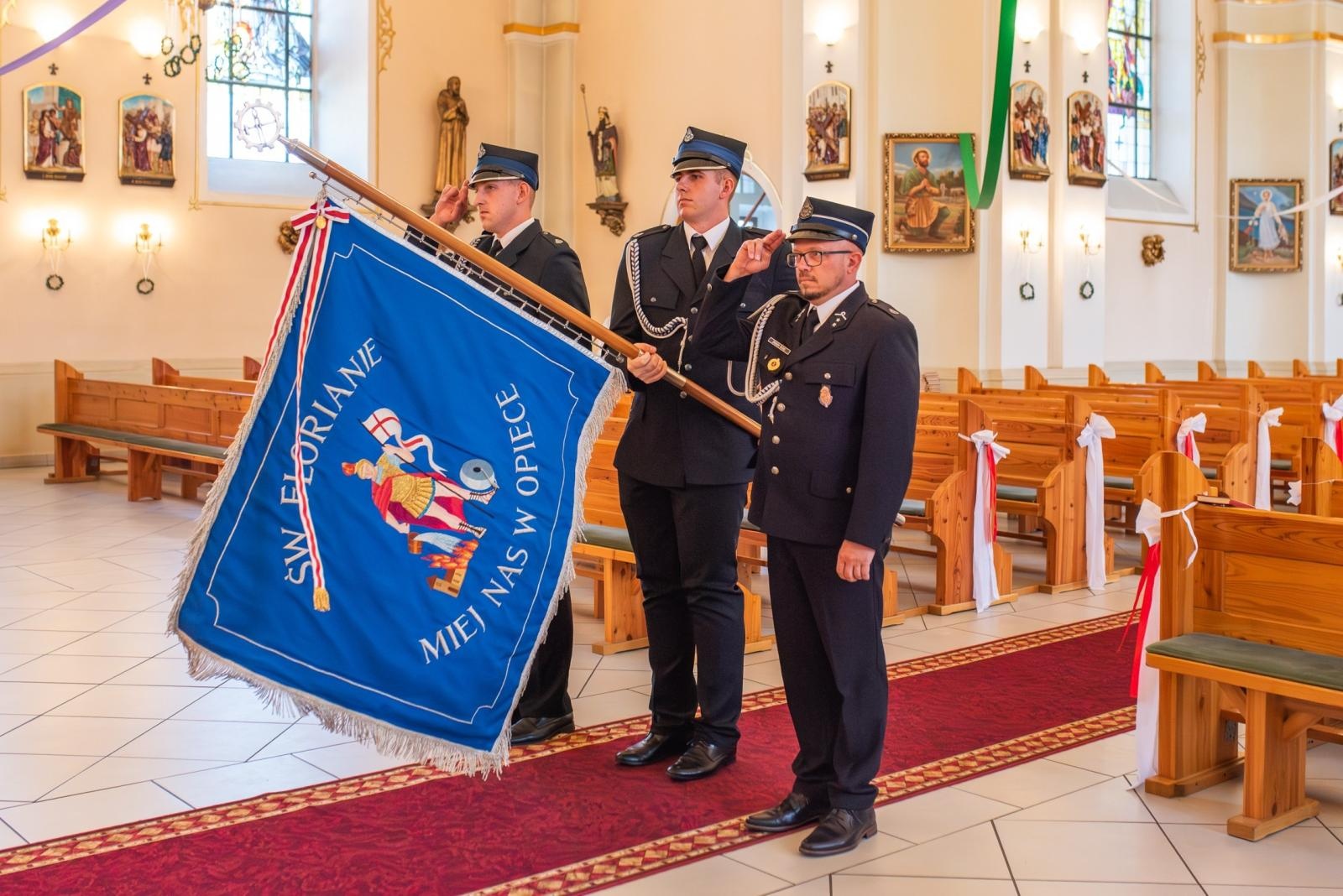 Zdjęcie w galerii na portalu naszwodzislaw.com: Jubileusz 90-lecia OSP Zawada. Strażacka tradycja i wspólne świętowanie [FOTO] wiadomości z regionu