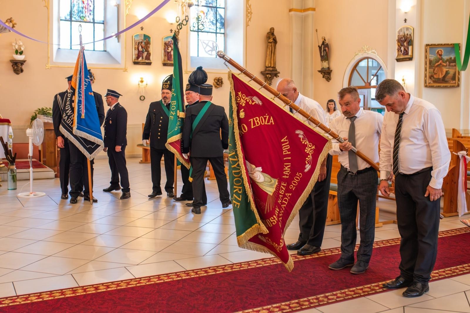 Zdjęcie w galerii na portalu naszwodzislaw.com: Jubileusz 90-lecia OSP Zawada. Strażacka tradycja i wspólne świętowanie [FOTO] wiadomości z regionu