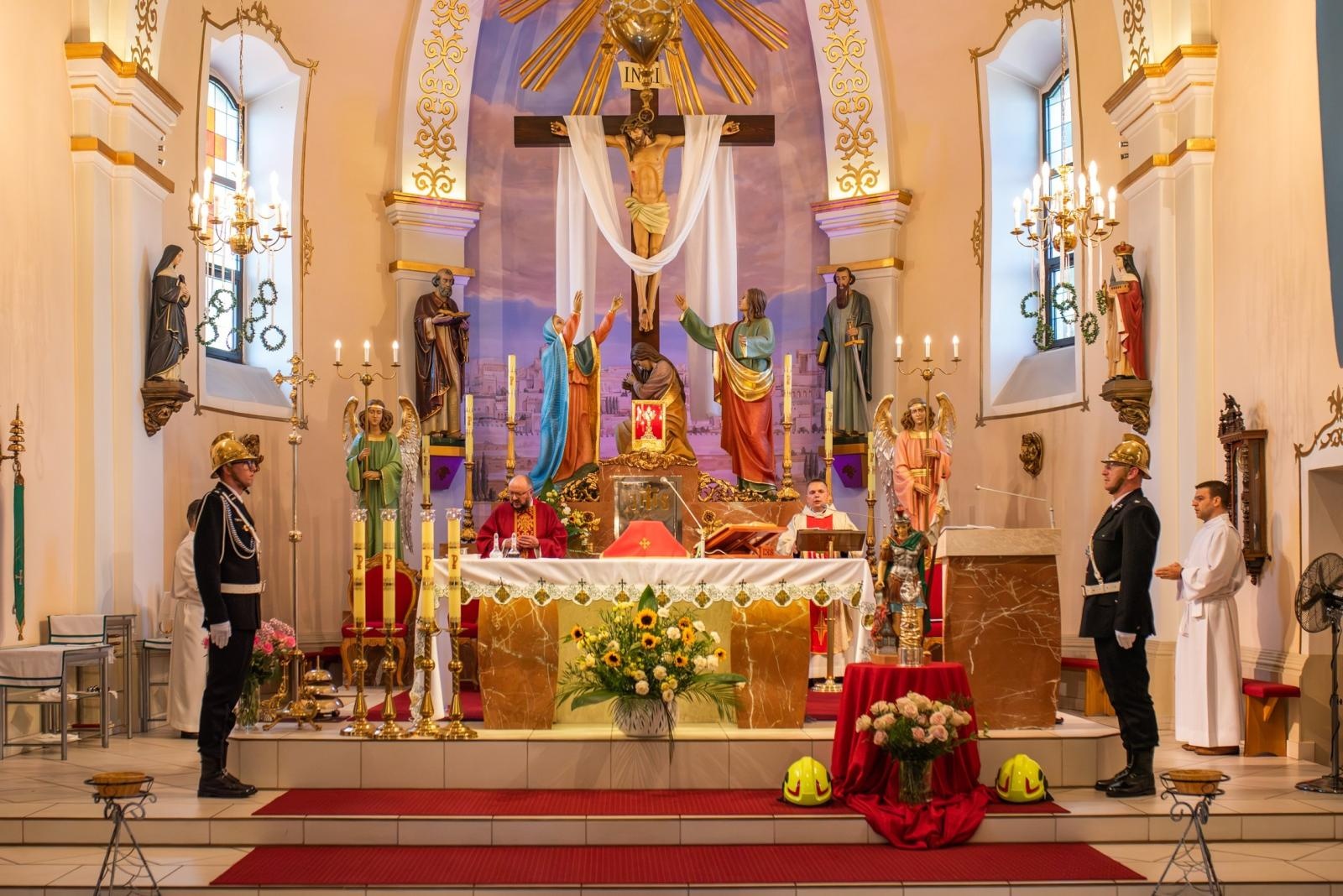 Zdjęcie w galerii na portalu naszwodzislaw.com: Jubileusz 90-lecia OSP Zawada. Strażacka tradycja i wspólne świętowanie [FOTO] wiadomości z regionu