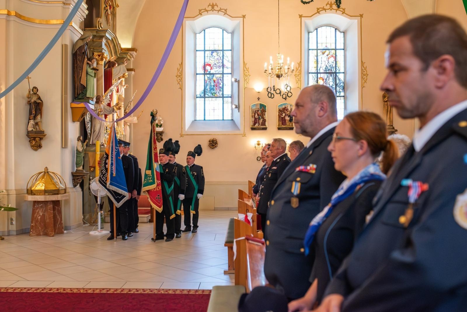 Zdjęcie w galerii na portalu naszwodzislaw.com: Jubileusz 90-lecia OSP Zawada. Strażacka tradycja i wspólne świętowanie [FOTO] wiadomości z regionu