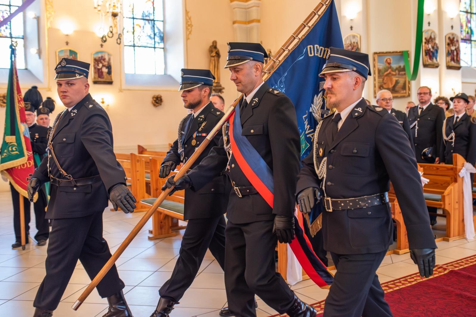 Zdjęcie w galerii na portalu naszwodzislaw.com: Jubileusz 90-lecia OSP Zawada. Strażacka tradycja i wspólne świętowanie [FOTO] wiadomości z regionu
