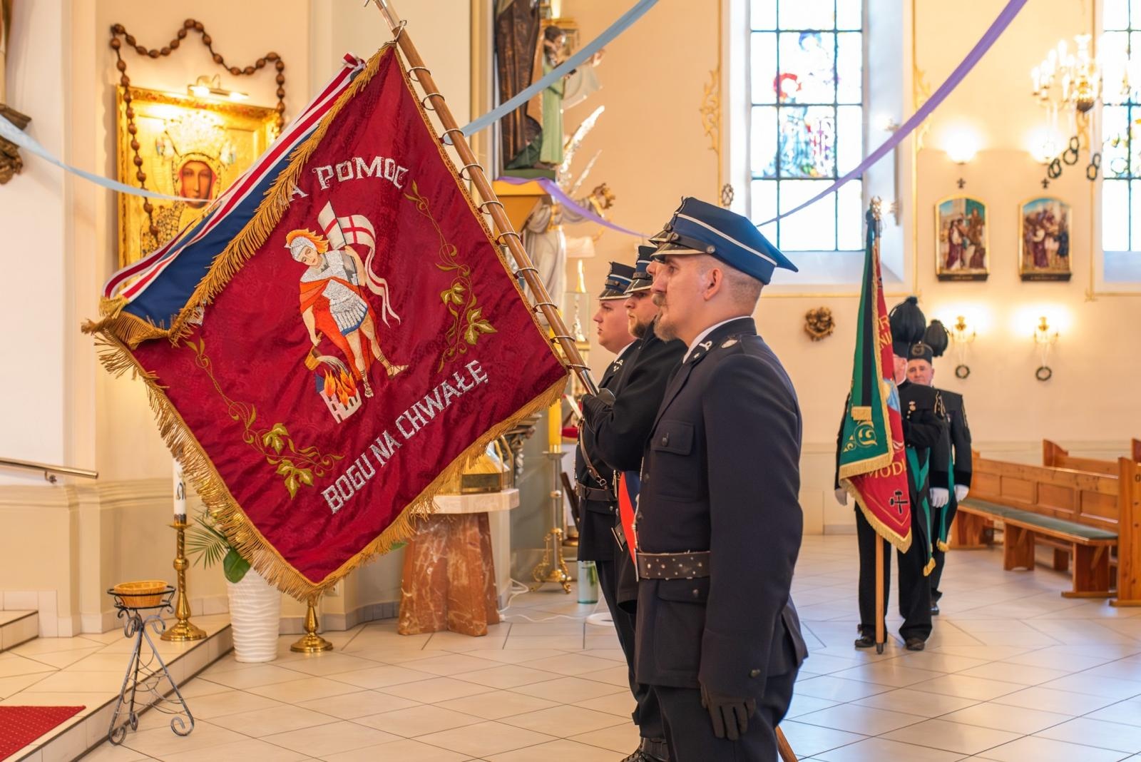 Zdjęcie w galerii na portalu naszwodzislaw.com: Jubileusz 90-lecia OSP Zawada. Strażacka tradycja i wspólne świętowanie [FOTO] wiadomości z regionu