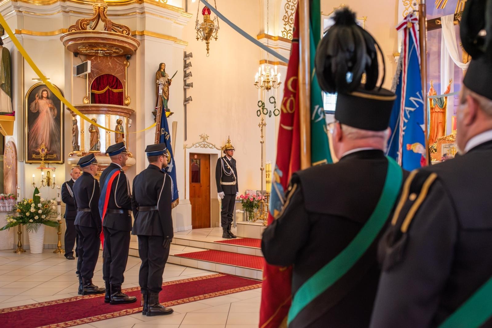 Zdjęcie w galerii na portalu naszwodzislaw.com: Jubileusz 90-lecia OSP Zawada. Strażacka tradycja i wspólne świętowanie [FOTO] wiadomości z regionu