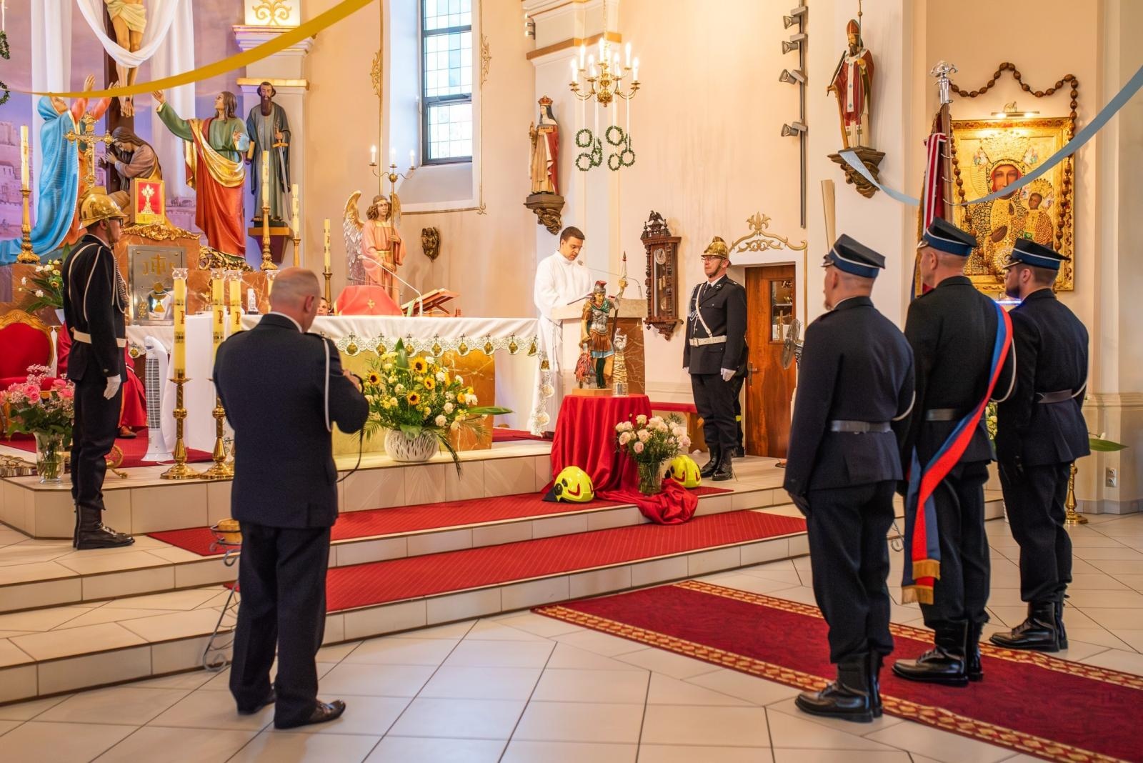 Zdjęcie w galerii na portalu naszwodzislaw.com: Jubileusz 90-lecia OSP Zawada. Strażacka tradycja i wspólne świętowanie [FOTO] wiadomości z regionu