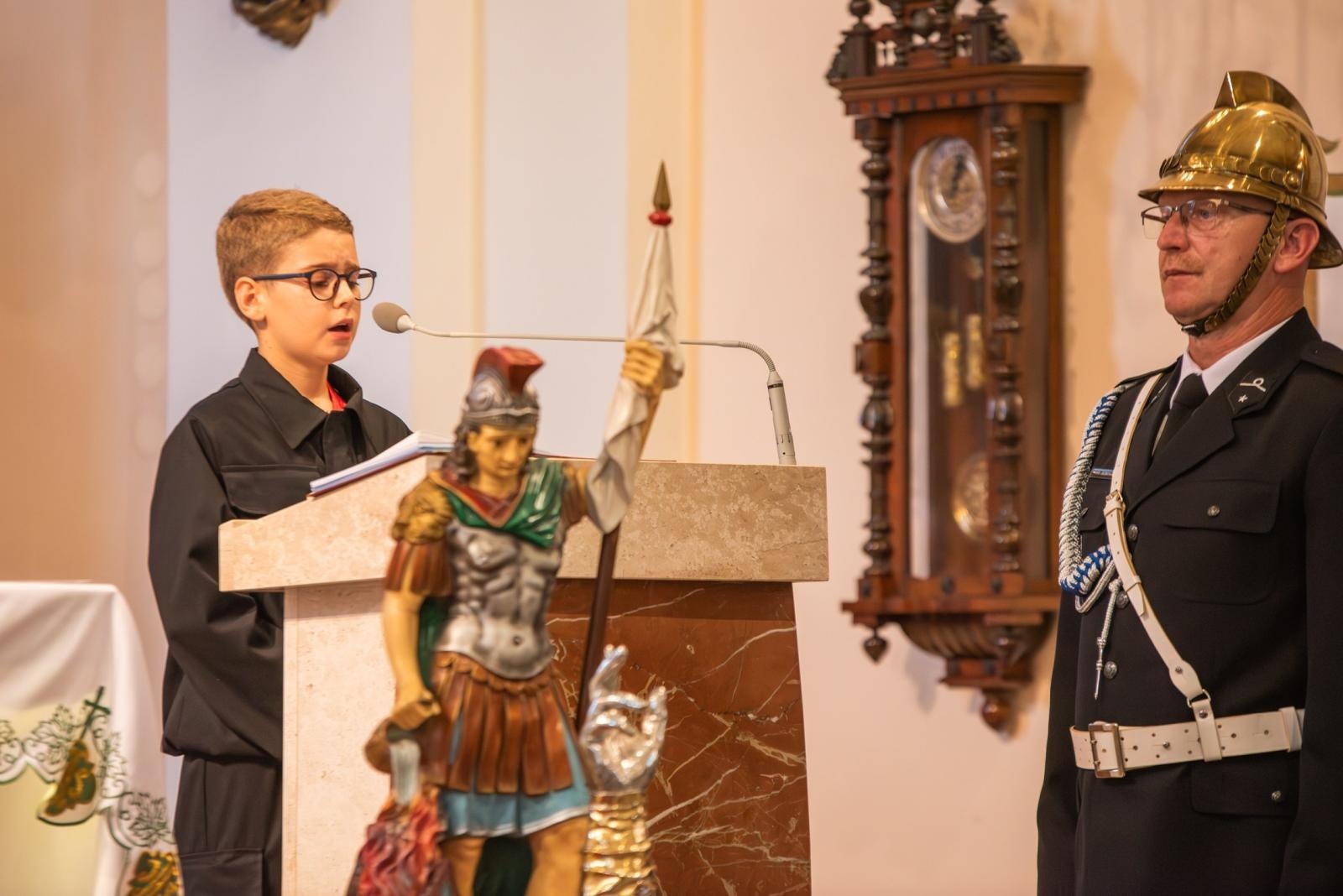 Zdjęcie w galerii na portalu naszwodzislaw.com: Jubileusz 90-lecia OSP Zawada. Strażacka tradycja i wspólne świętowanie [FOTO] wiadomości z regionu