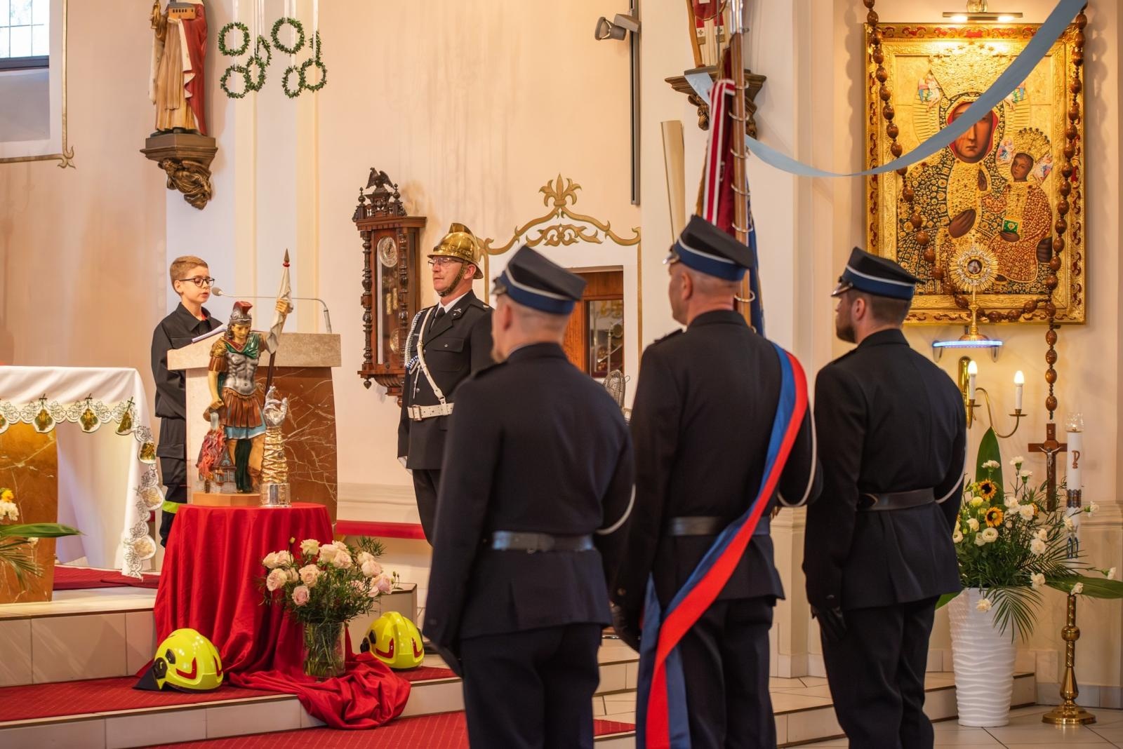 Zdjęcie w galerii na portalu naszwodzislaw.com: Jubileusz 90-lecia OSP Zawada. Strażacka tradycja i wspólne świętowanie [FOTO] wiadomości z regionu