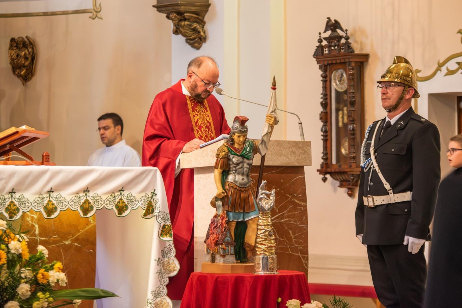 Zdjęcie w galerii na portalu naszwodzislaw.com: Jubileusz 90-lecia OSP Zawada. Strażacka tradycja i wspólne świętowanie [FOTO] wiadomości z regionu