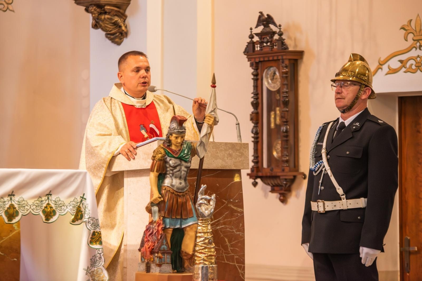 Zdjęcie w galerii na portalu naszwodzislaw.com: Jubileusz 90-lecia OSP Zawada. Strażacka tradycja i wspólne świętowanie [FOTO] wiadomości z regionu