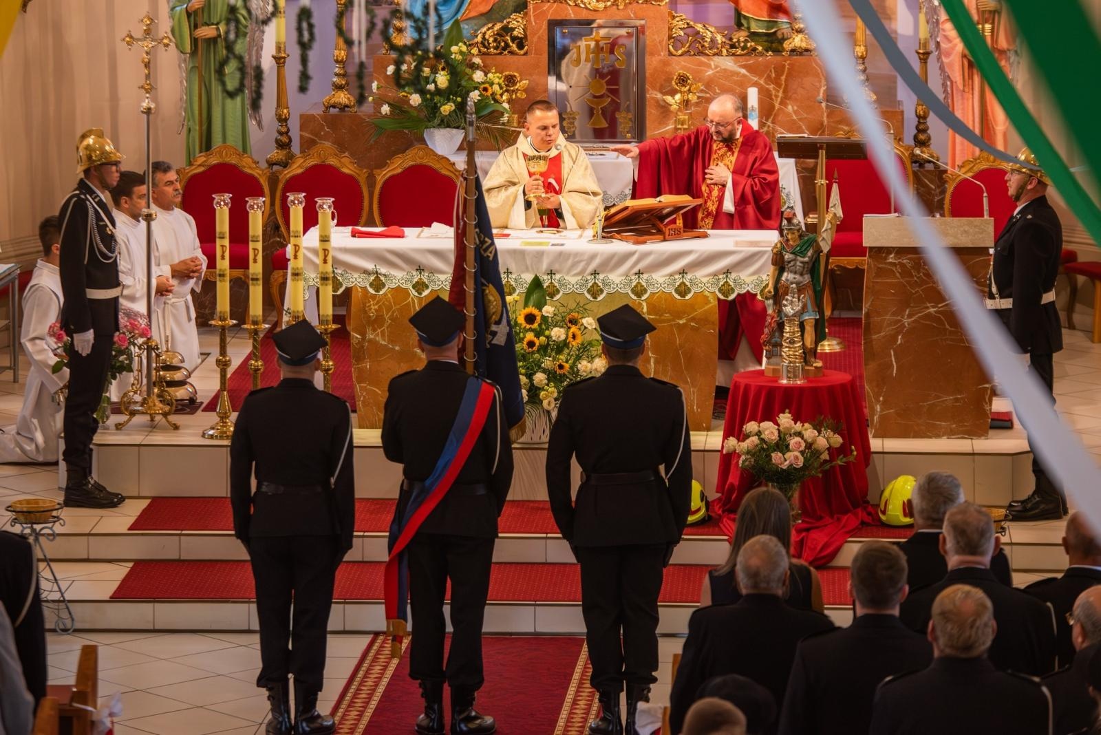 Zdjęcie w galerii na portalu naszwodzislaw.com: Jubileusz 90-lecia OSP Zawada. Strażacka tradycja i wspólne świętowanie [FOTO] wiadomości z regionu