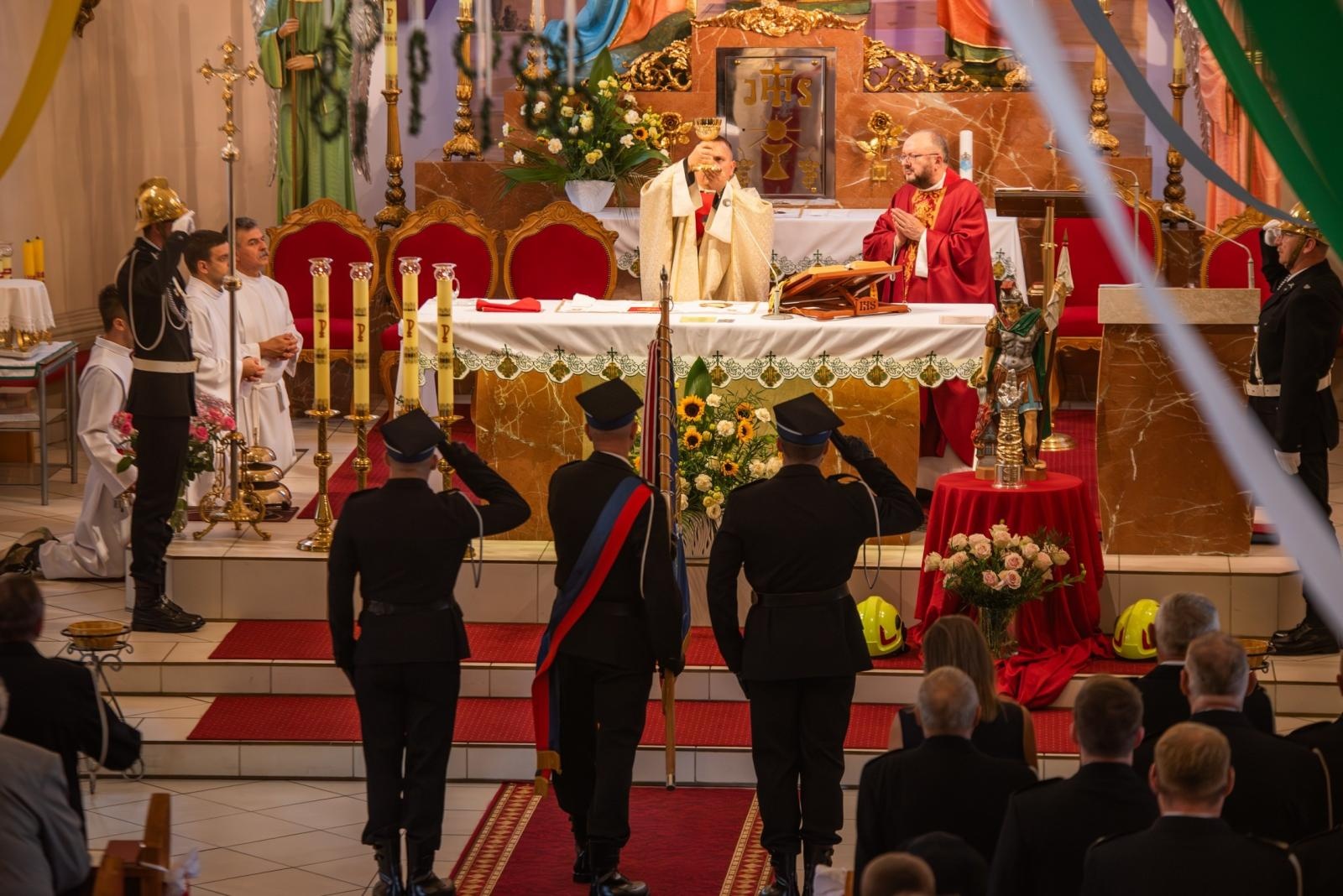 Zdjęcie w galerii na portalu naszwodzislaw.com: Jubileusz 90-lecia OSP Zawada. Strażacka tradycja i wspólne świętowanie [FOTO] wiadomości z regionu