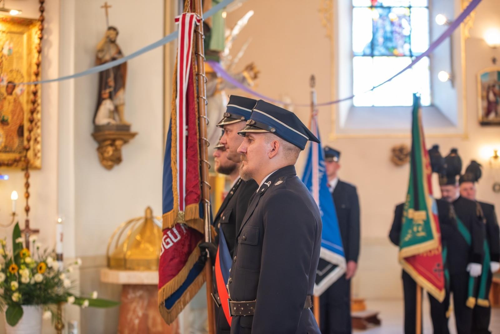 Zdjęcie w galerii na portalu naszwodzislaw.com: Jubileusz 90-lecia OSP Zawada. Strażacka tradycja i wspólne świętowanie [FOTO] wiadomości z regionu