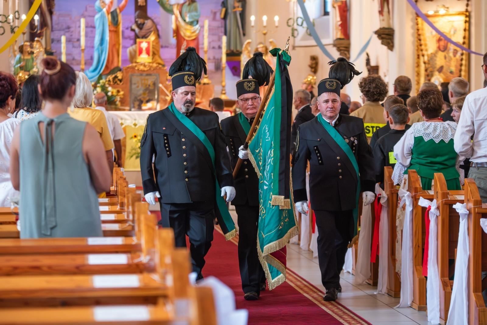 Zdjęcie w galerii na portalu naszwodzislaw.com: Jubileusz 90-lecia OSP Zawada. Strażacka tradycja i wspólne świętowanie [FOTO] wiadomości z regionu