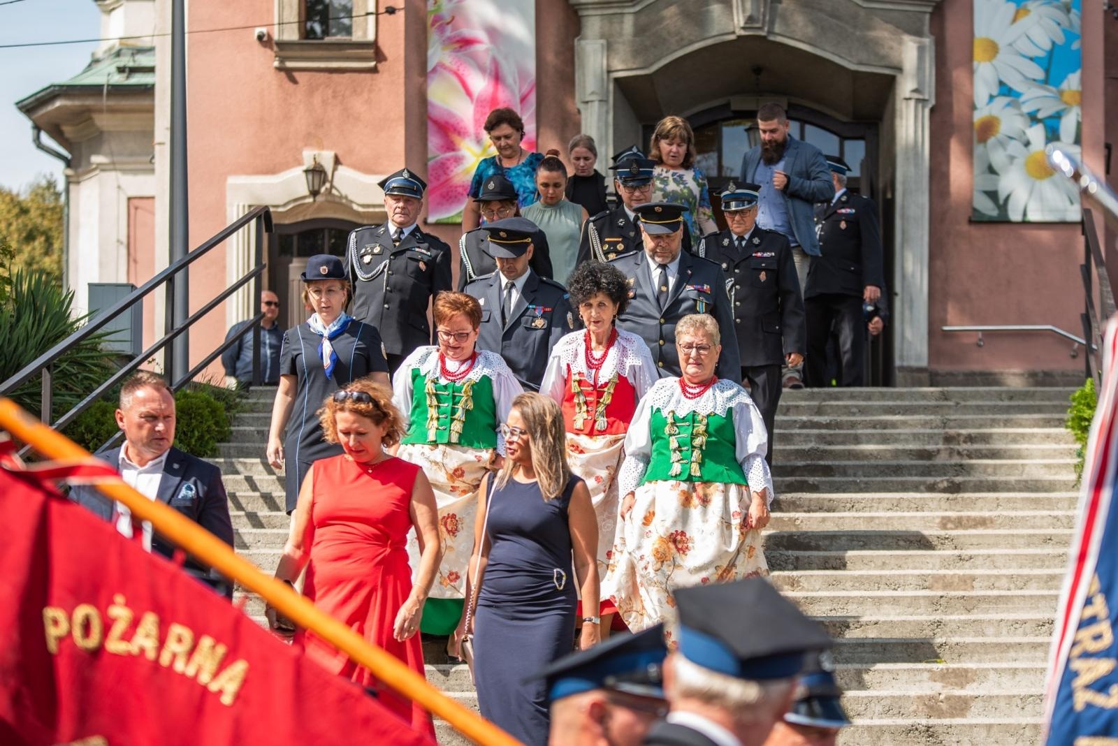 Zdjęcie w galerii na portalu naszwodzislaw.com: Jubileusz 90-lecia OSP Zawada. Strażacka tradycja i wspólne świętowanie [FOTO] wiadomości z regionu