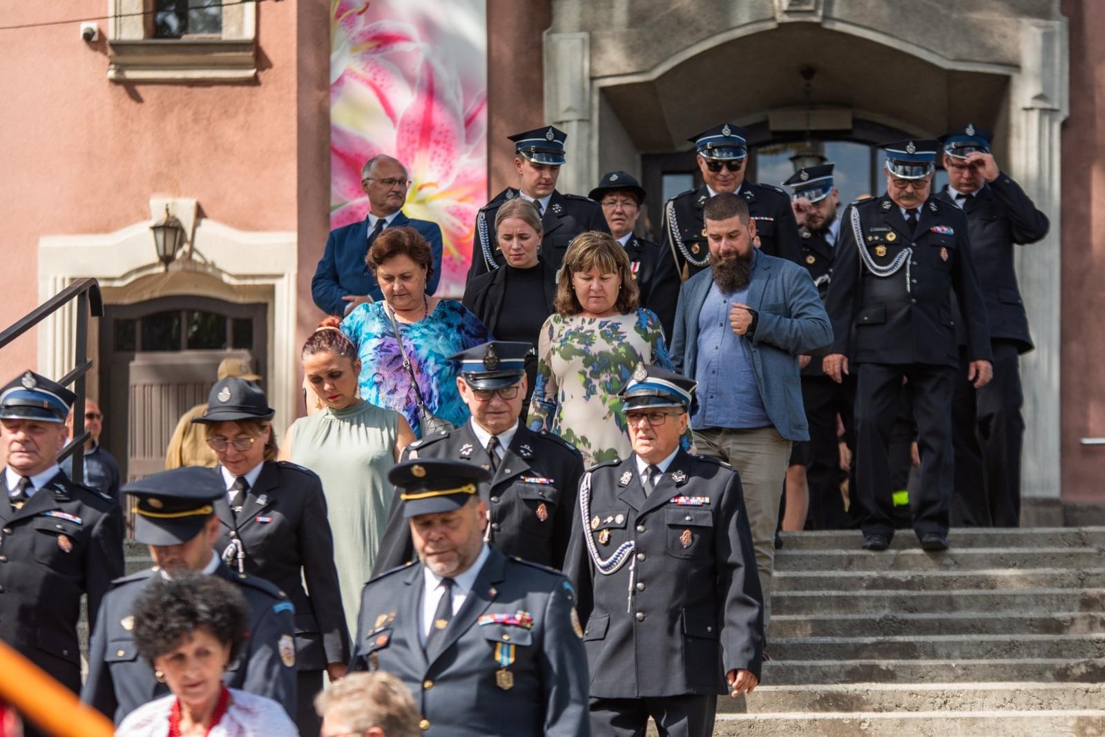 Zdjęcie w galerii na portalu naszwodzislaw.com: Jubileusz 90-lecia OSP Zawada. Strażacka tradycja i wspólne świętowanie [FOTO] wiadomości z regionu