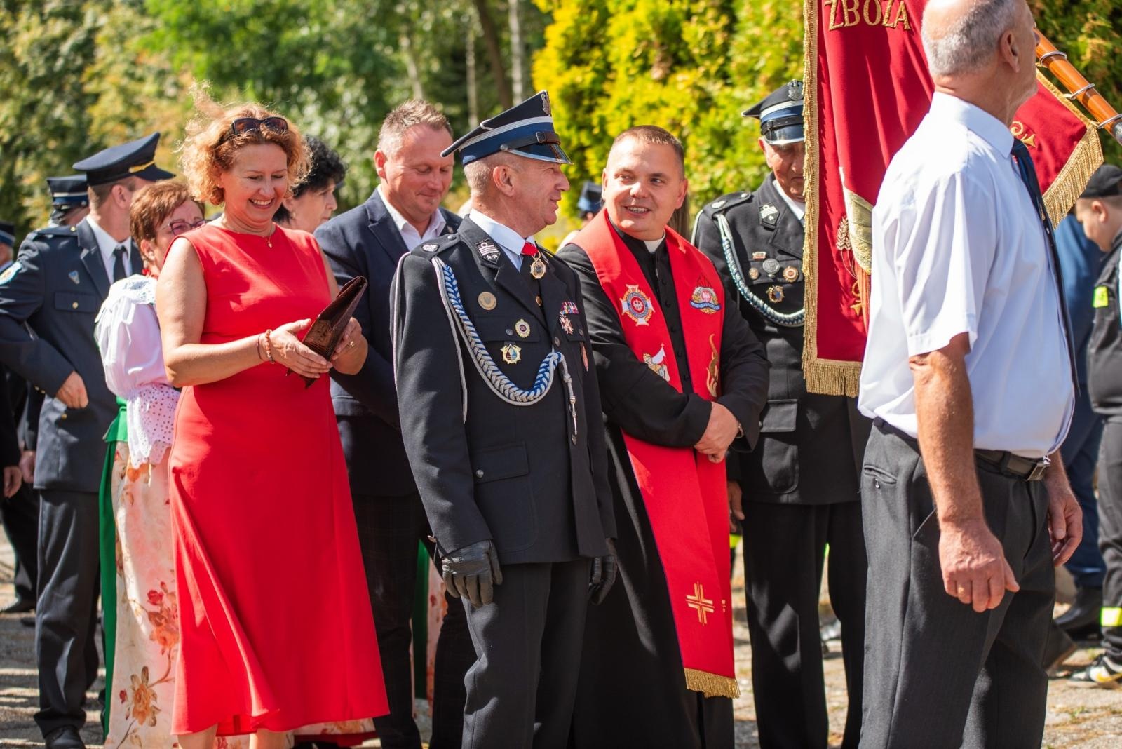 Zdjęcie w galerii na portalu naszwodzislaw.com: Jubileusz 90-lecia OSP Zawada. Strażacka tradycja i wspólne świętowanie [FOTO] wiadomości z regionu