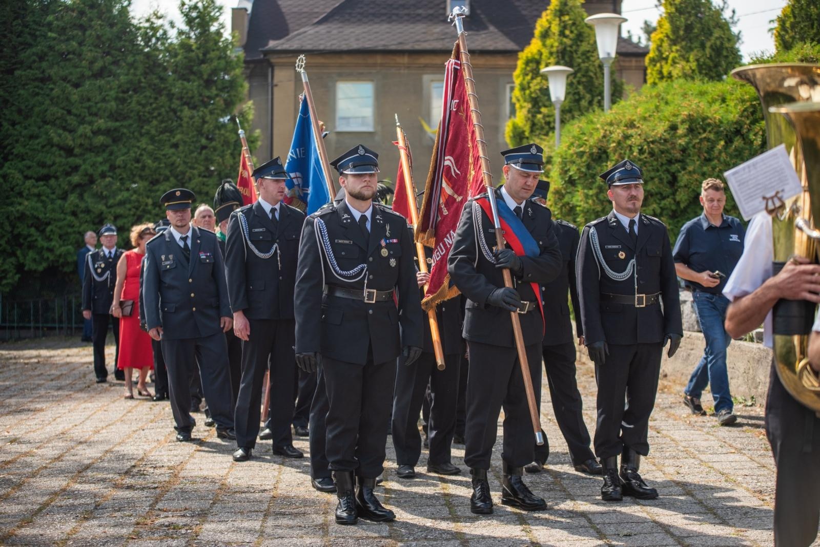 Zdjęcie w galerii na portalu naszwodzislaw.com: Jubileusz 90-lecia OSP Zawada. Strażacka tradycja i wspólne świętowanie [FOTO] wiadomości z regionu