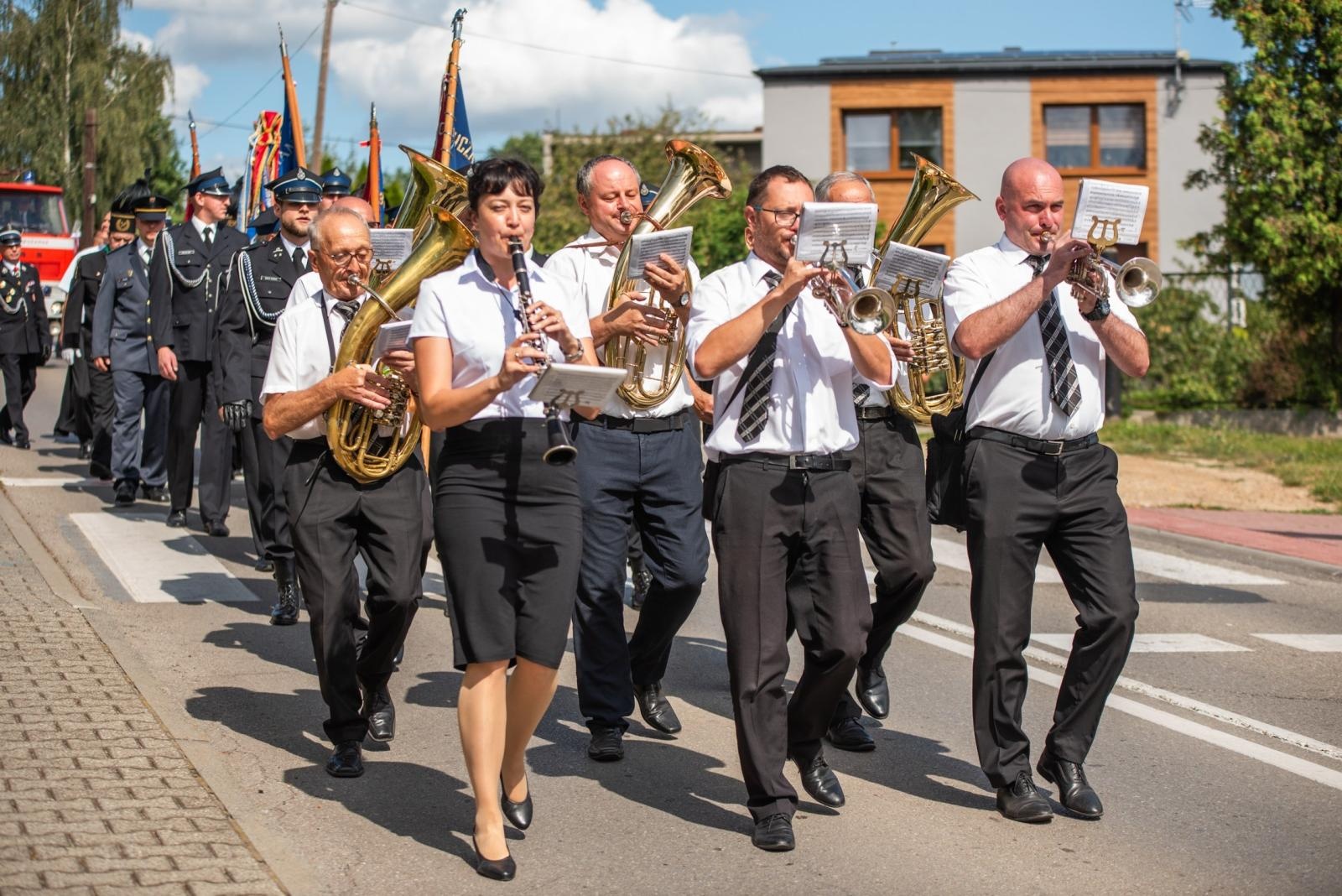 Zdjęcie w galerii na portalu naszwodzislaw.com: Jubileusz 90-lecia OSP Zawada. Strażacka tradycja i wspólne świętowanie [FOTO] wiadomości z regionu