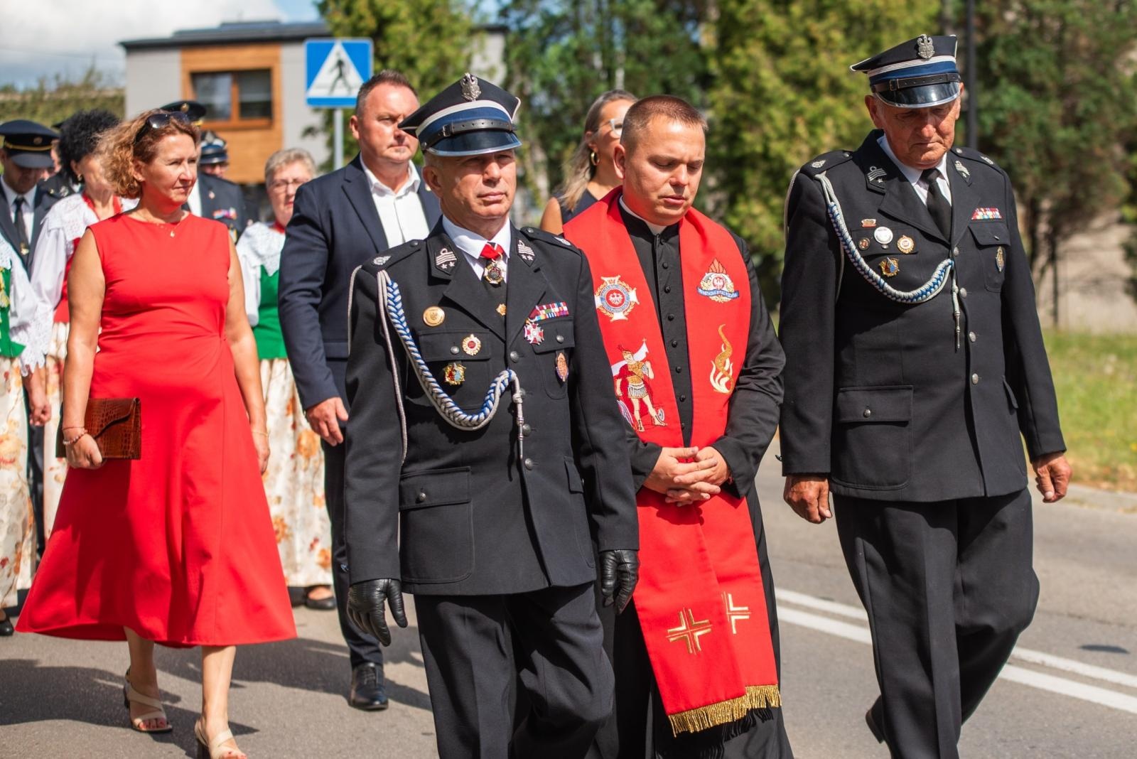 Zdjęcie w galerii na portalu naszwodzislaw.com: Jubileusz 90-lecia OSP Zawada. Strażacka tradycja i wspólne świętowanie [FOTO] wiadomości z regionu