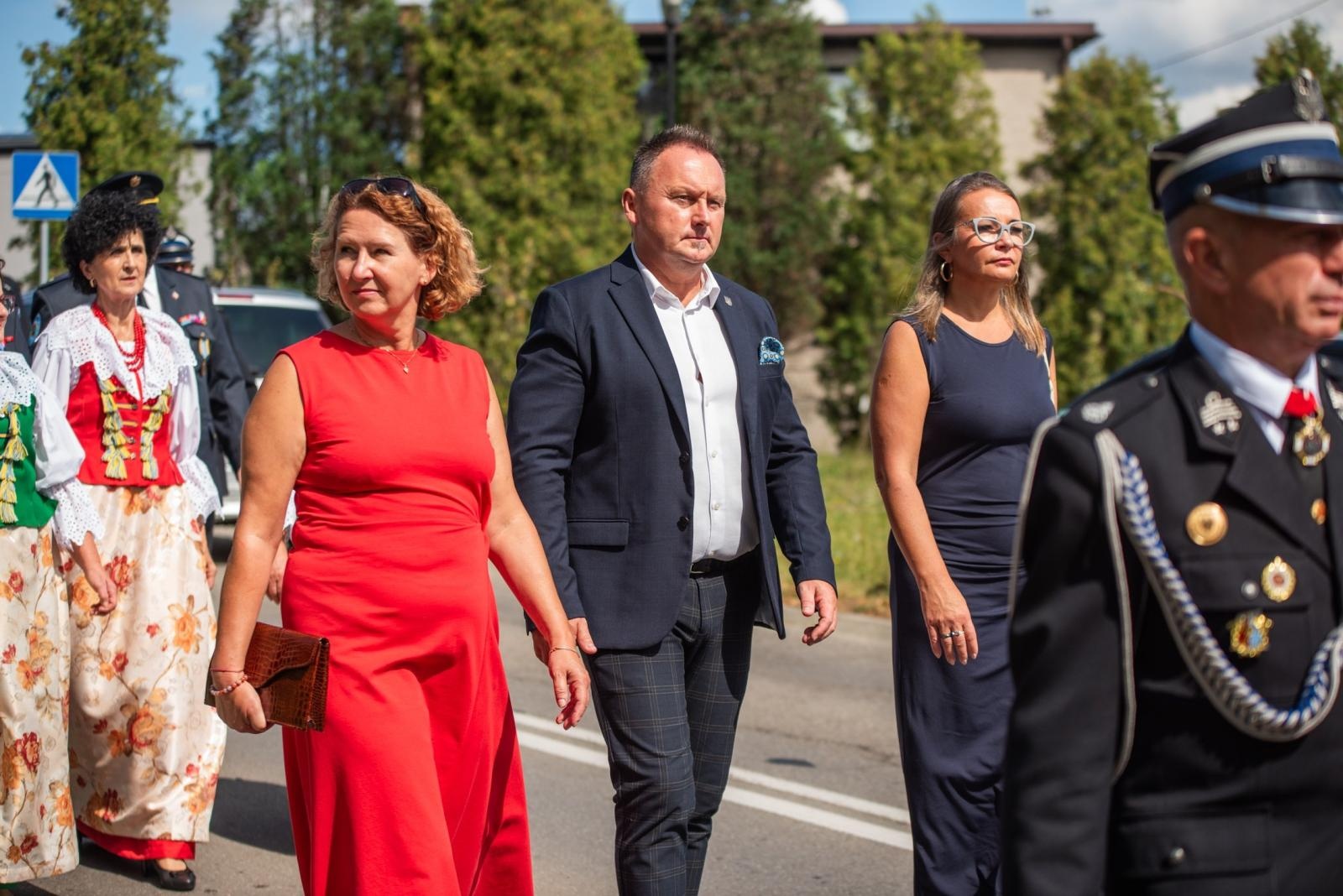 Zdjęcie w galerii na portalu naszwodzislaw.com: Jubileusz 90-lecia OSP Zawada. Strażacka tradycja i wspólne świętowanie [FOTO] wiadomości z regionu