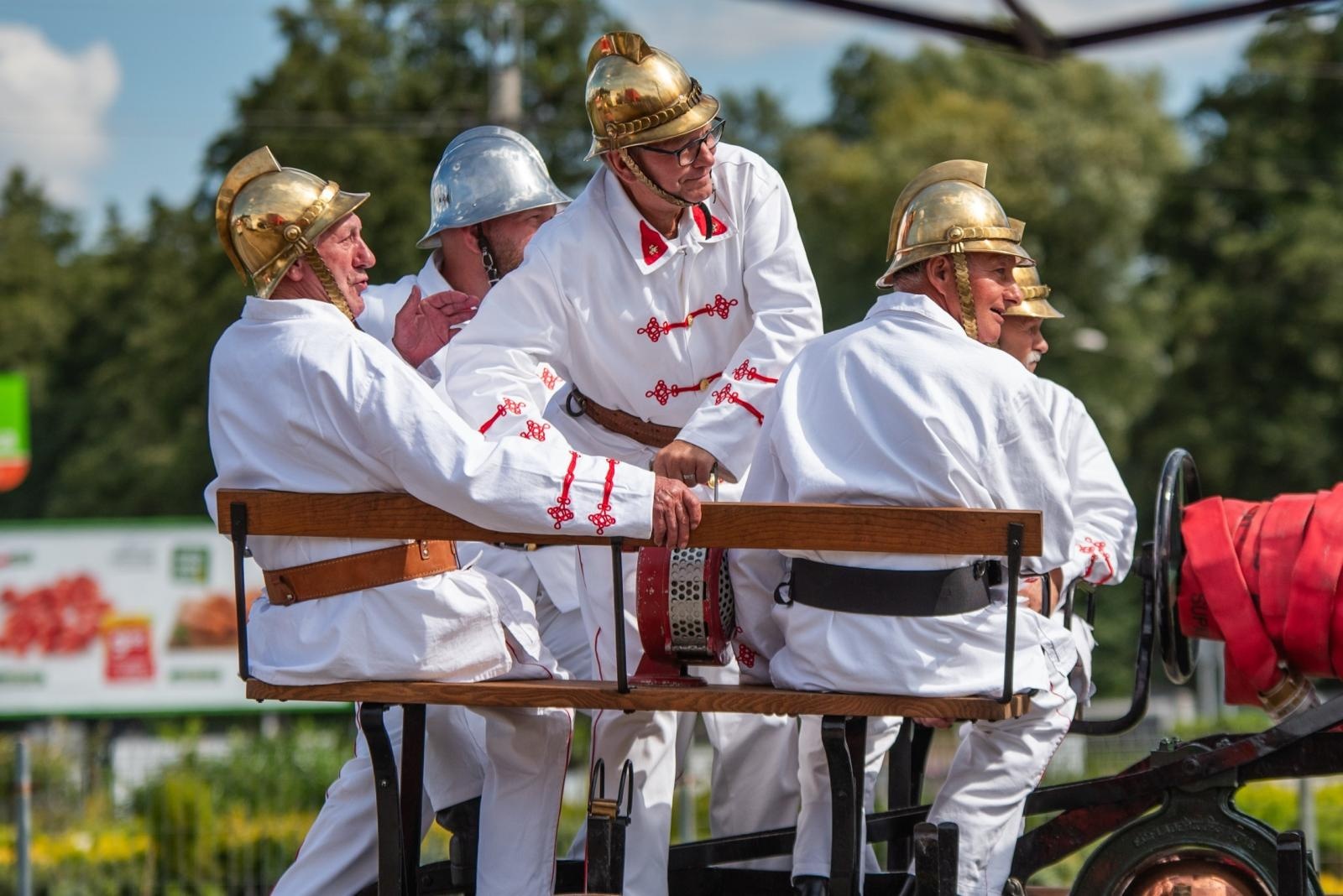 Zdjęcie w galerii na portalu naszwodzislaw.com: Jubileusz 90-lecia OSP Zawada. Strażacka tradycja i wspólne świętowanie [FOTO] wiadomości z regionu