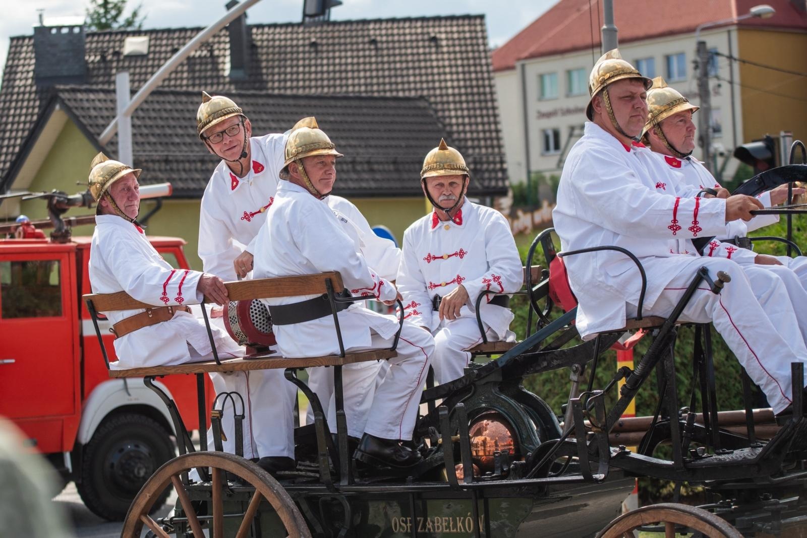 Zdjęcie w galerii na portalu naszwodzislaw.com: Jubileusz 90-lecia OSP Zawada. Strażacka tradycja i wspólne świętowanie [FOTO] wiadomości z regionu