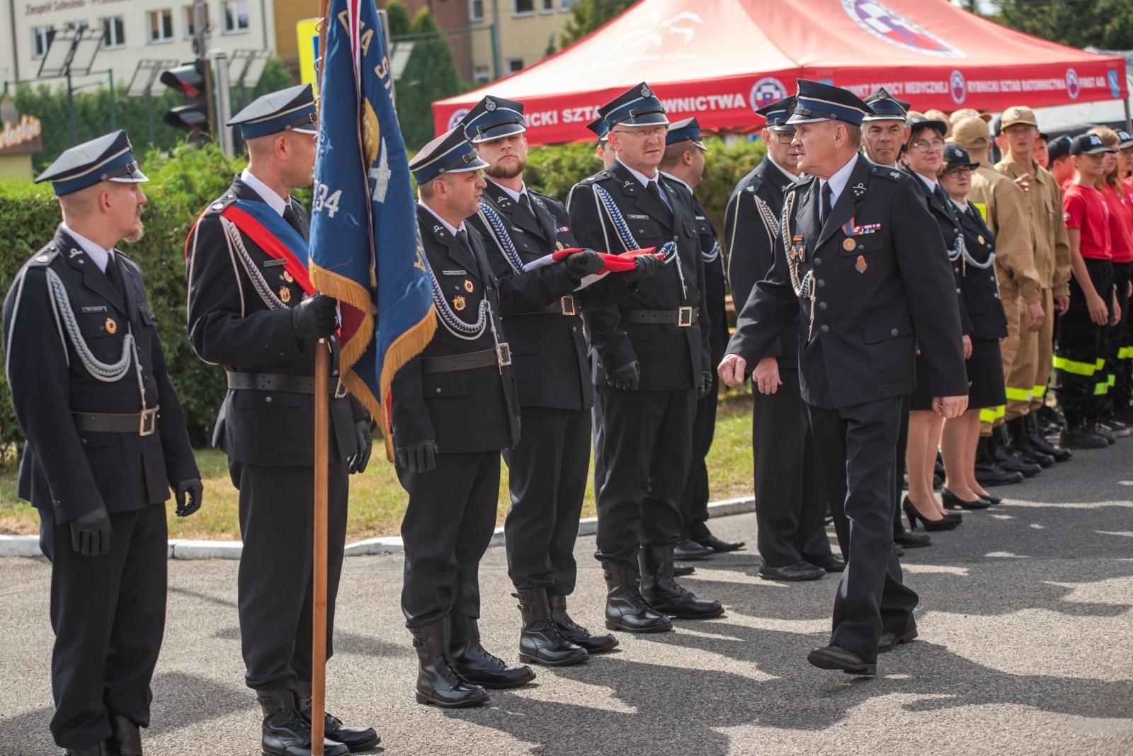 Zdjęcie w galerii na portalu naszwodzislaw.com: Jubileusz 90-lecia OSP Zawada. Strażacka tradycja i wspólne świętowanie [FOTO] wiadomości z regionu