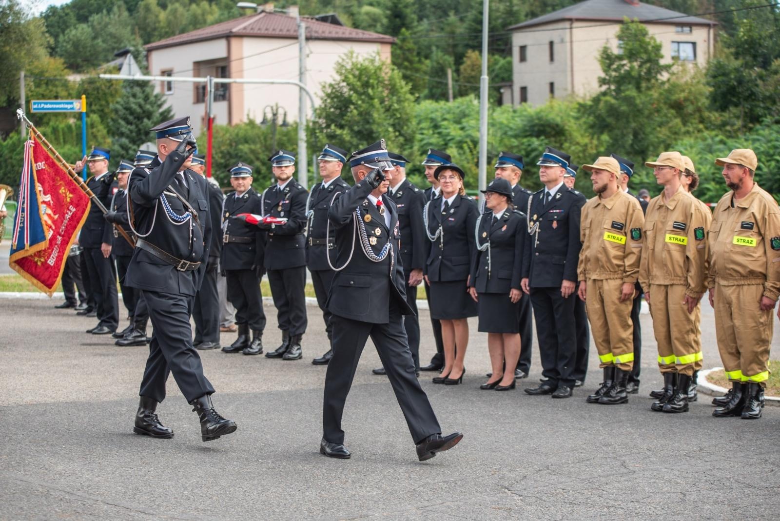 Zdjęcie w galerii na portalu naszwodzislaw.com: Jubileusz 90-lecia OSP Zawada. Strażacka tradycja i wspólne świętowanie [FOTO] wiadomości z regionu