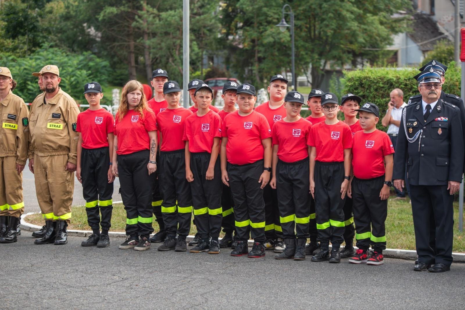 Zdjęcie w galerii na portalu naszwodzislaw.com: Jubileusz 90-lecia OSP Zawada. Strażacka tradycja i wspólne świętowanie [FOTO] wiadomości z regionu