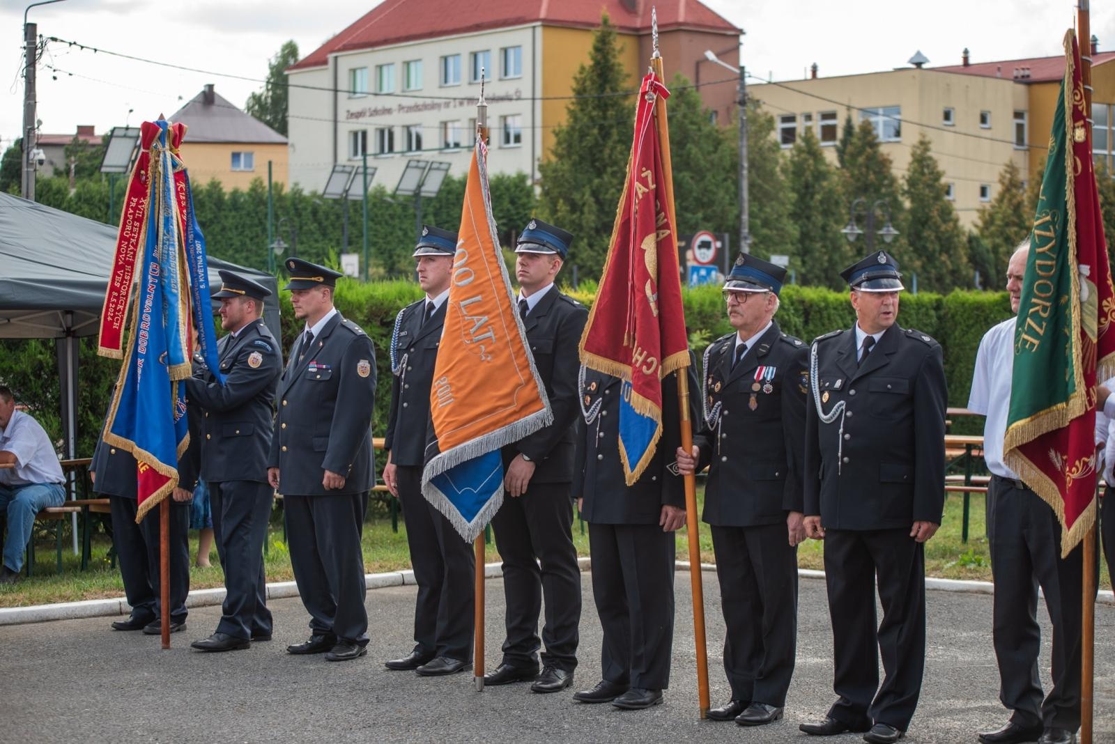 Zdjęcie w galerii na portalu naszwodzislaw.com: Jubileusz 90-lecia OSP Zawada. Strażacka tradycja i wspólne świętowanie [FOTO] wiadomości z regionu