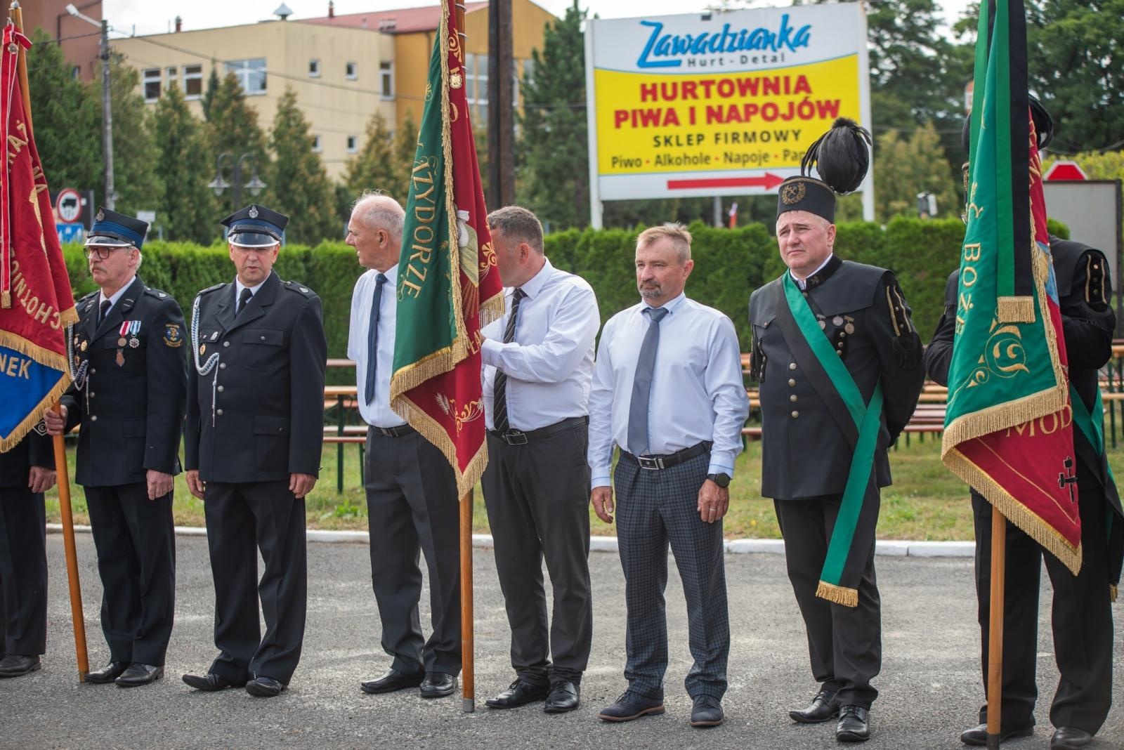 Zdjęcie w galerii na portalu naszwodzislaw.com: Jubileusz 90-lecia OSP Zawada. Strażacka tradycja i wspólne świętowanie [FOTO] wiadomości z regionu