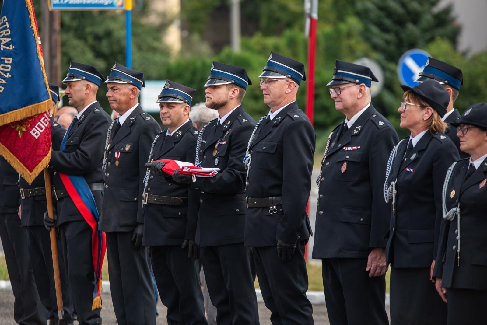 Zdjęcie w galerii na portalu naszwodzislaw.com: Jubileusz 90-lecia OSP Zawada. Strażacka tradycja i wspólne świętowanie [FOTO] wiadomości z regionu