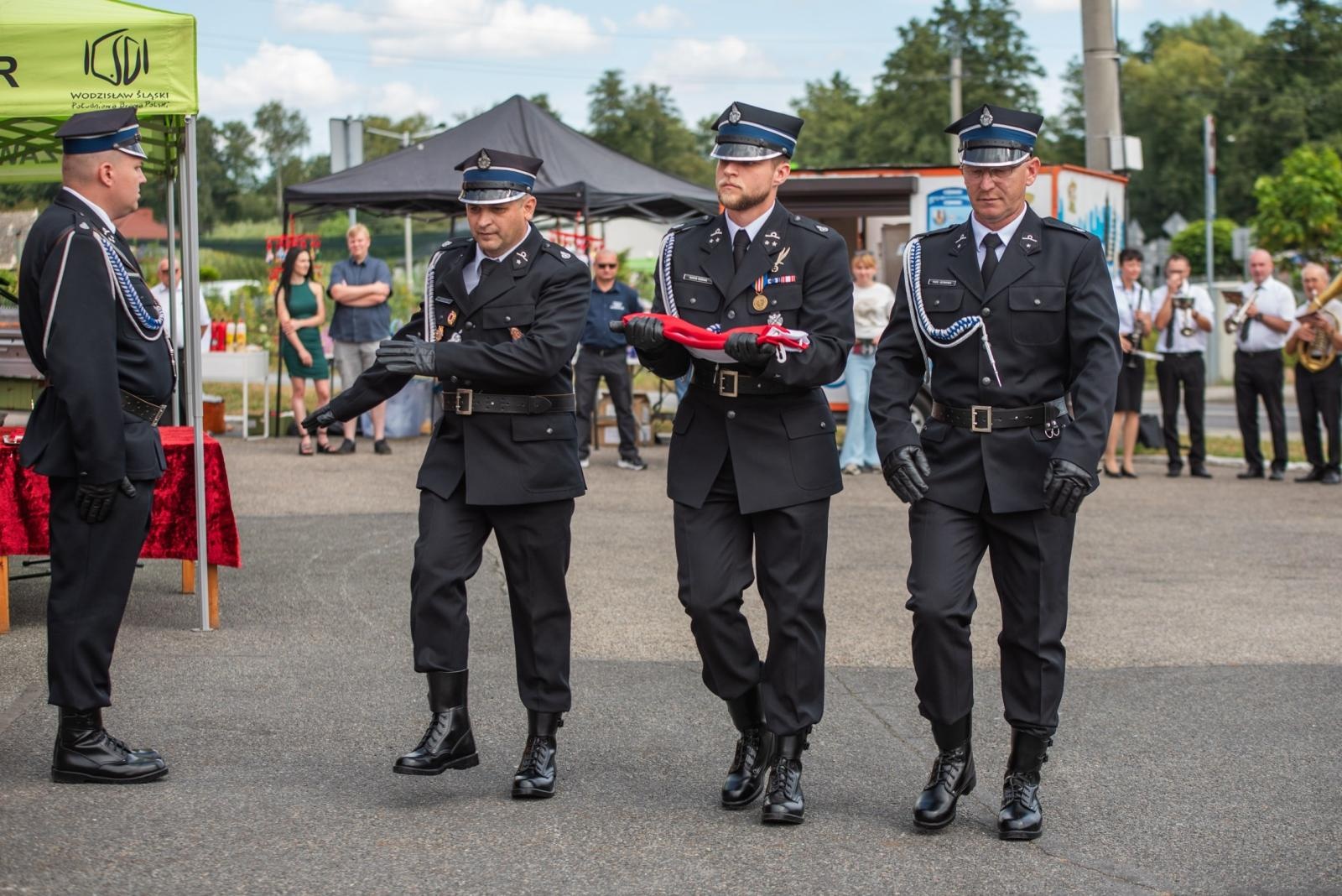 Zdjęcie w galerii na portalu naszwodzislaw.com: Jubileusz 90-lecia OSP Zawada. Strażacka tradycja i wspólne świętowanie [FOTO] wiadomości z regionu