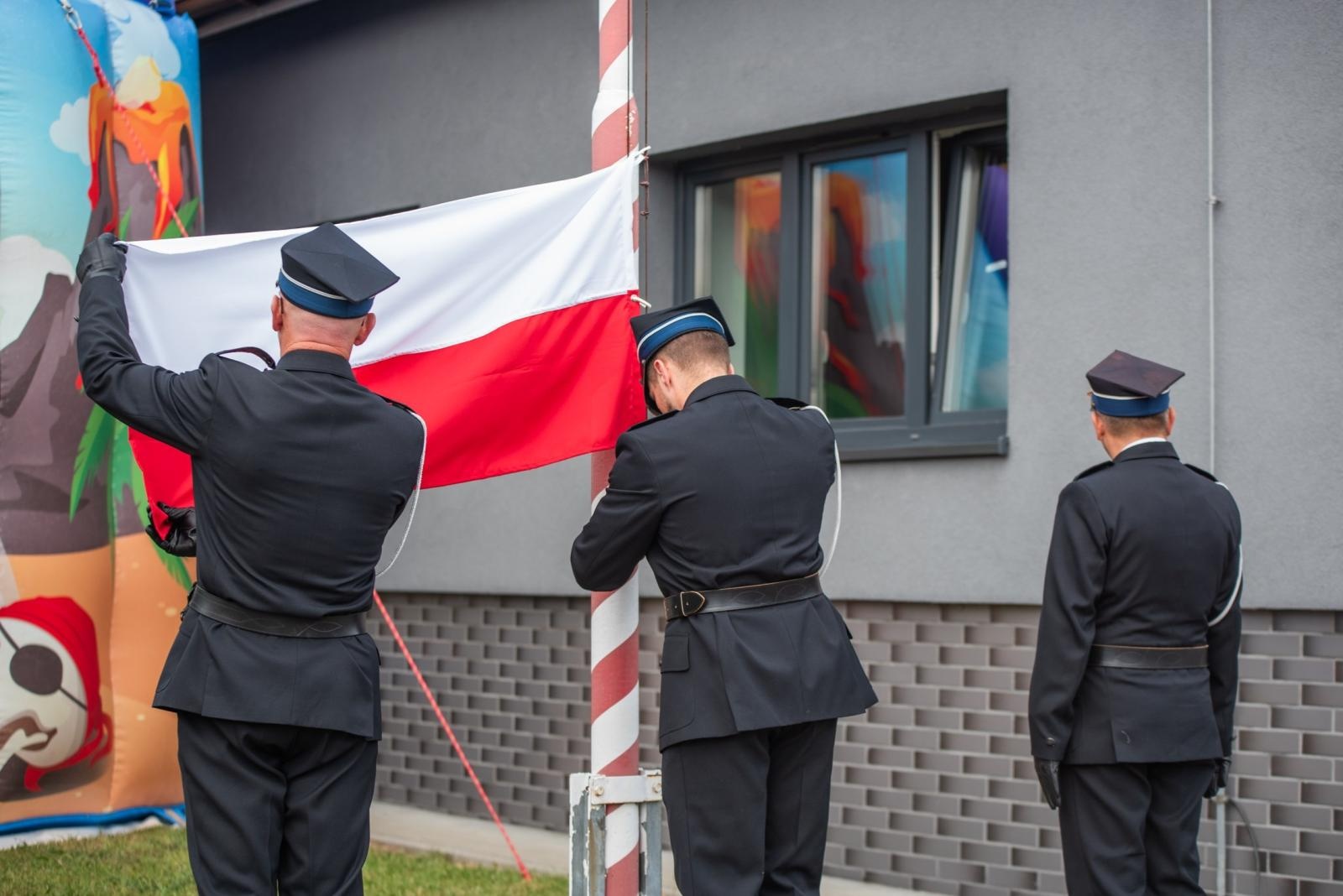Zdjęcie w galerii na portalu naszwodzislaw.com: Jubileusz 90-lecia OSP Zawada. Strażacka tradycja i wspólne świętowanie [FOTO] wiadomości z regionu