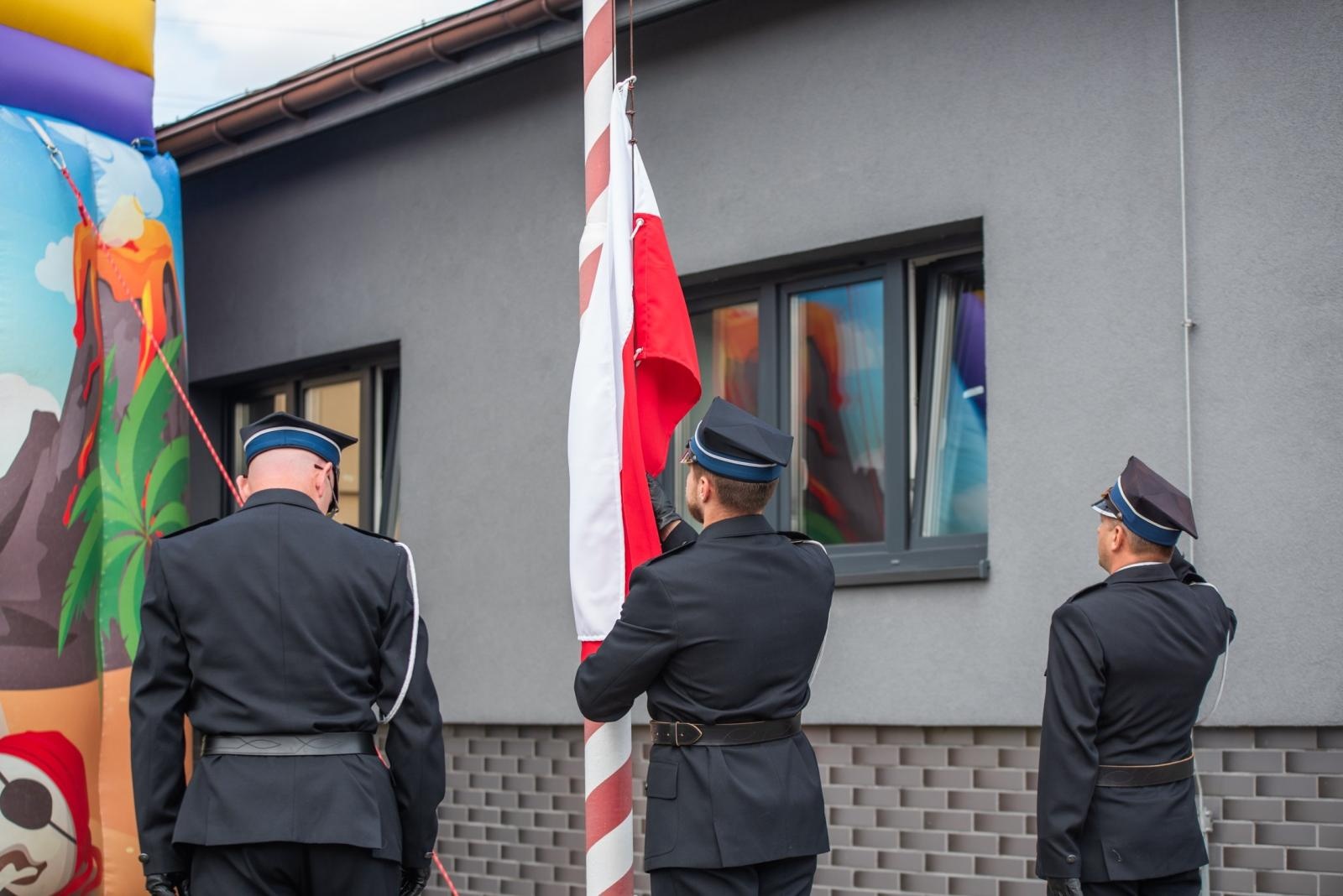 Zdjęcie w galerii na portalu naszwodzislaw.com: Jubileusz 90-lecia OSP Zawada. Strażacka tradycja i wspólne świętowanie [FOTO] wiadomości z regionu