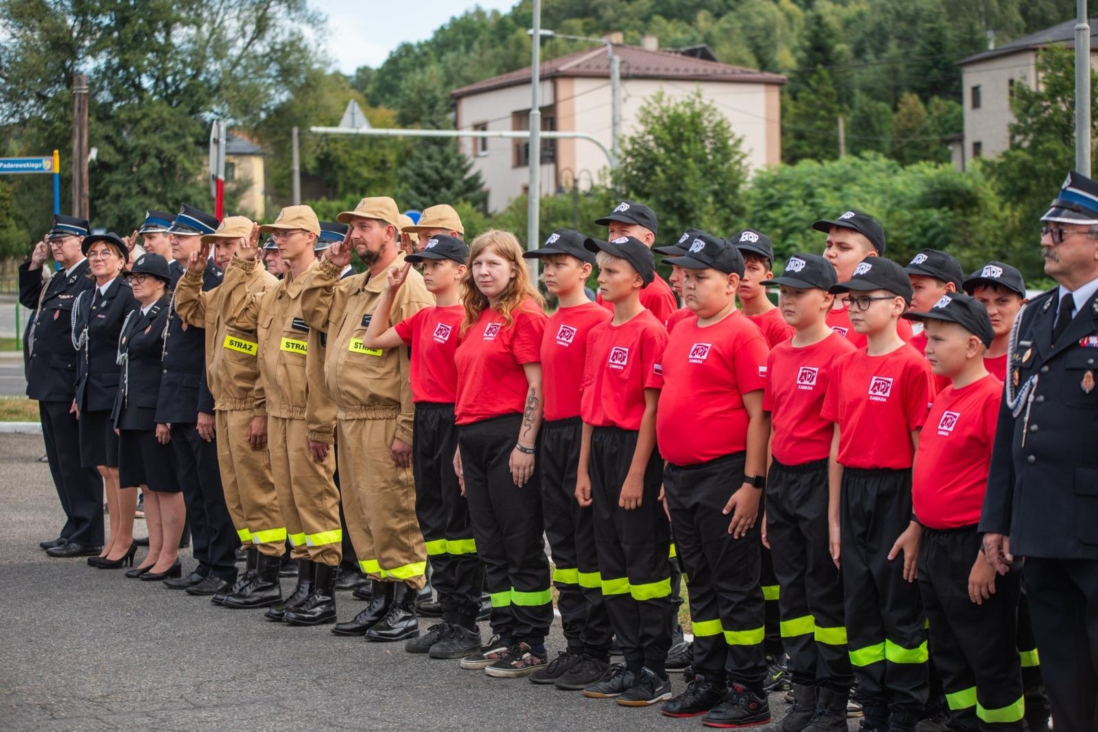 Zdjęcie w galerii na portalu naszwodzislaw.com: Jubileusz 90-lecia OSP Zawada. Strażacka tradycja i wspólne świętowanie [FOTO] wiadomości z regionu