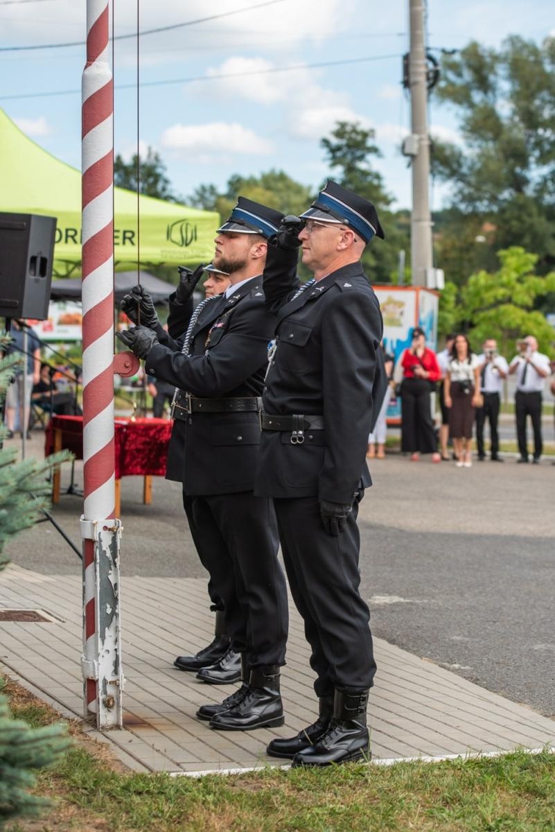 Zdjęcie w galerii na portalu naszwodzislaw.com: Jubileusz 90-lecia OSP Zawada. Strażacka tradycja i wspólne świętowanie [FOTO] wiadomości z regionu