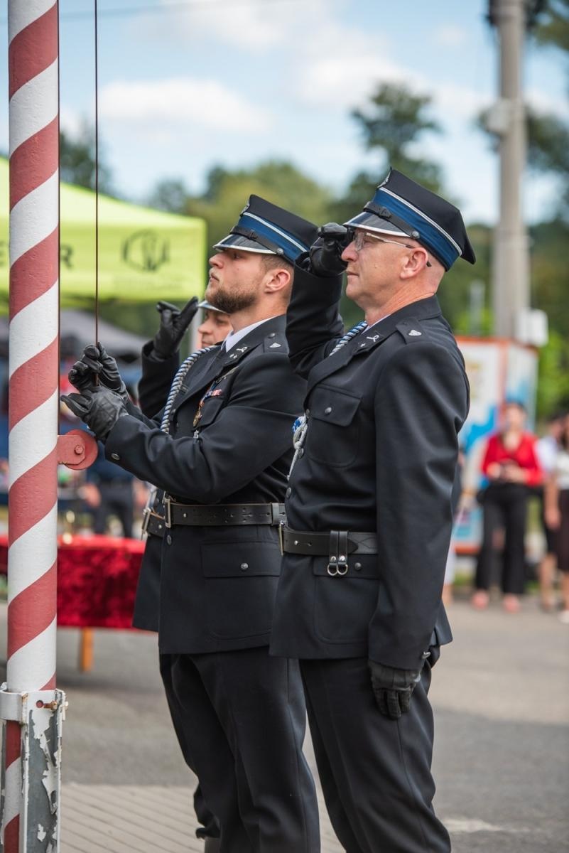 Zdjęcie w galerii na portalu naszwodzislaw.com: Jubileusz 90-lecia OSP Zawada. Strażacka tradycja i wspólne świętowanie [FOTO] wiadomości z regionu