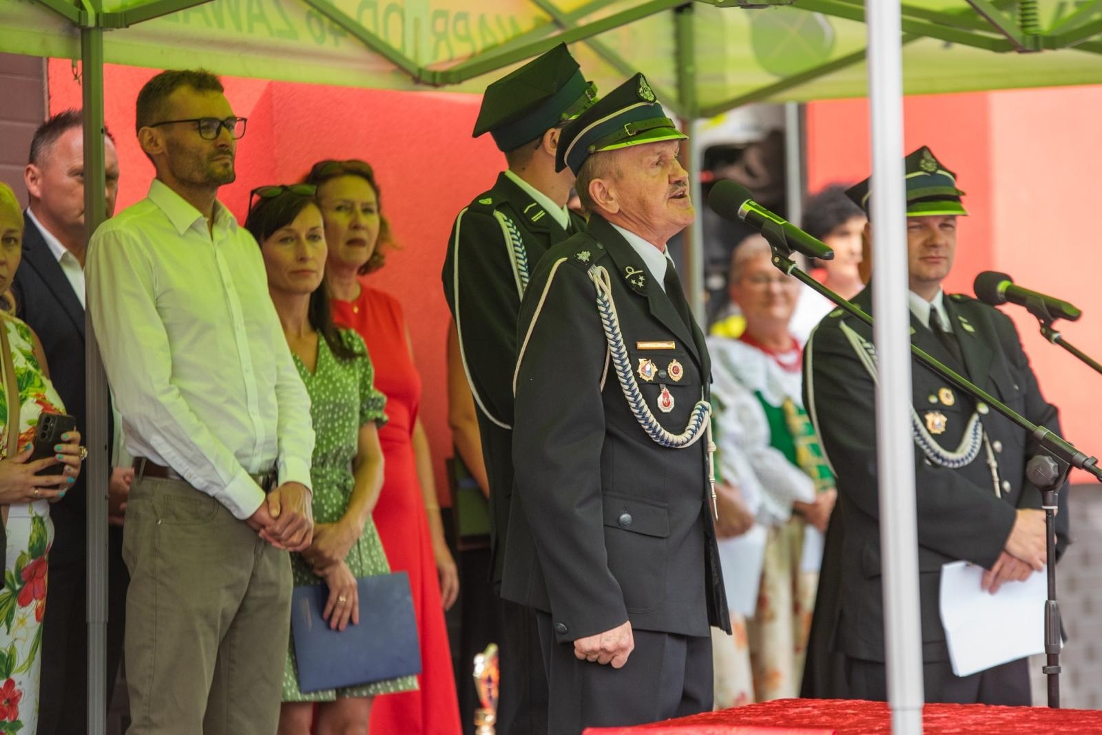 Zdjęcie w galerii na portalu naszwodzislaw.com: Jubileusz 90-lecia OSP Zawada. Strażacka tradycja i wspólne świętowanie [FOTO] wiadomości z regionu